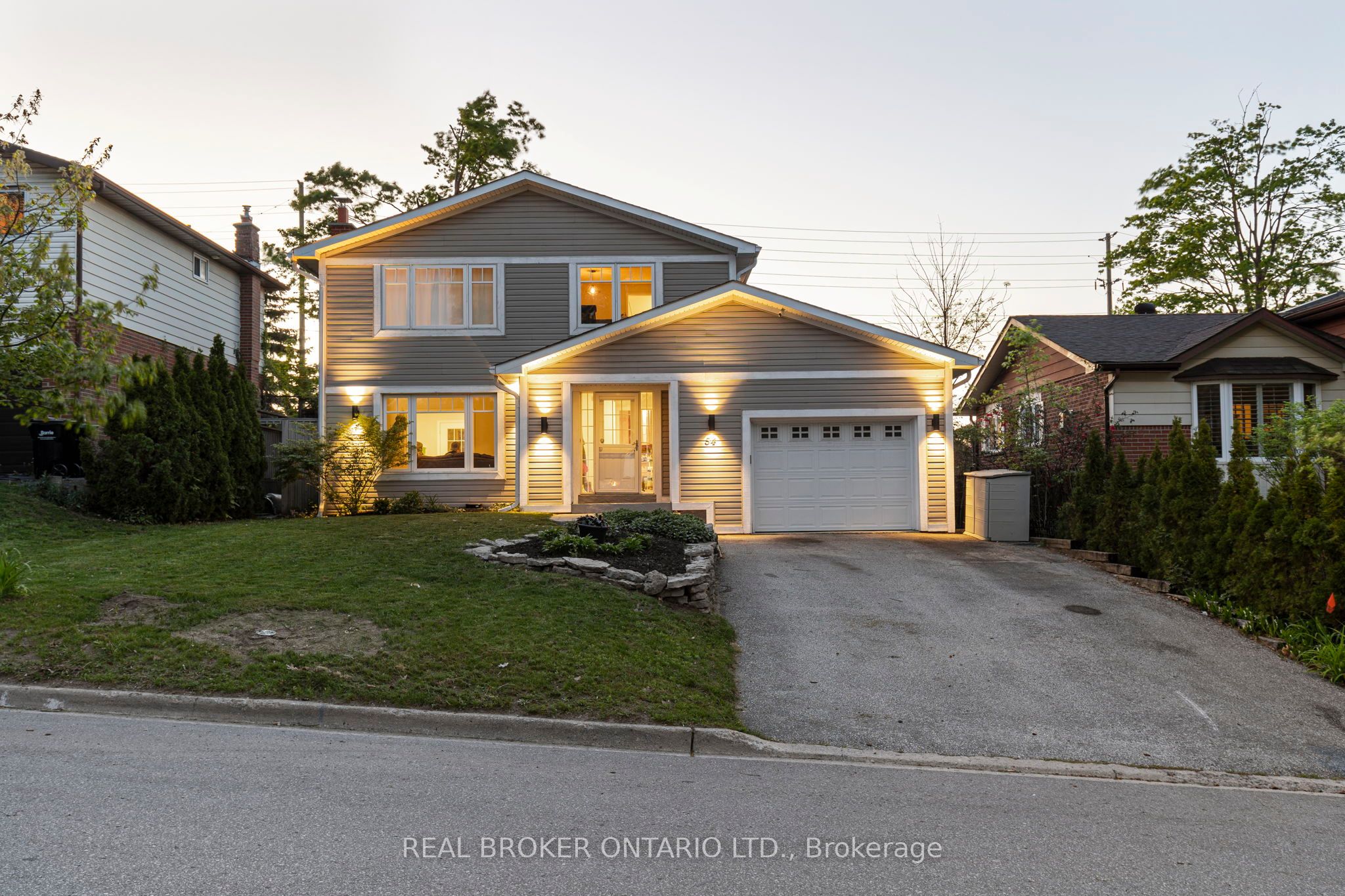 54 Farmingdale Crescent, Barrie, ON L4M 5E5