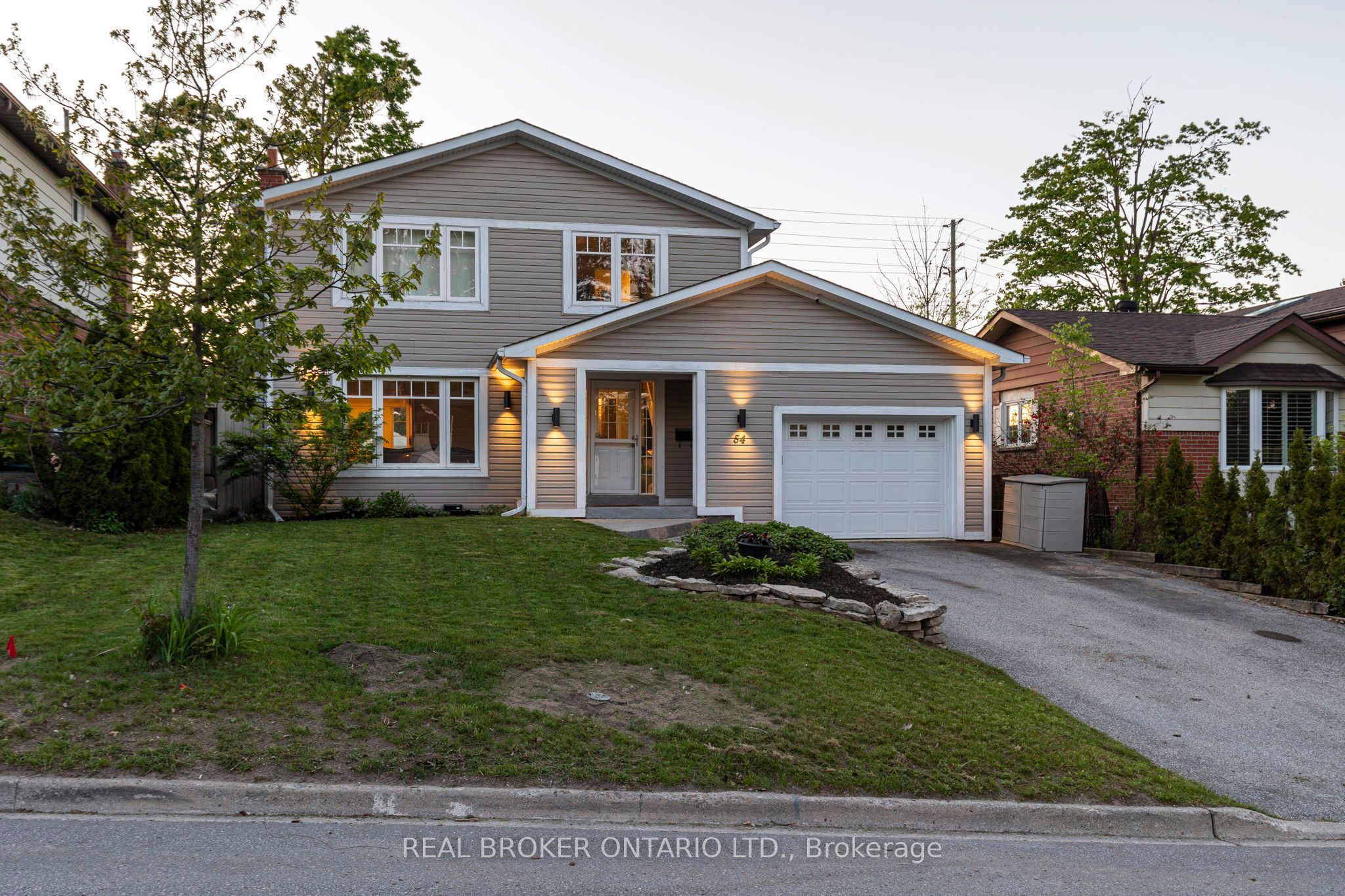 54 Farmingdale Crescent, Barrie, ON L4M 5E5 photo 2