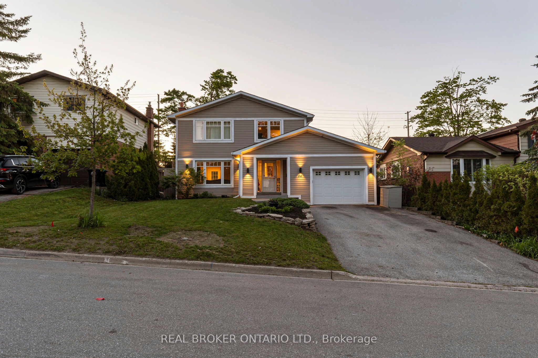 54 Farmingdale Crescent, Barrie, ON L4M 5E5 photo 3