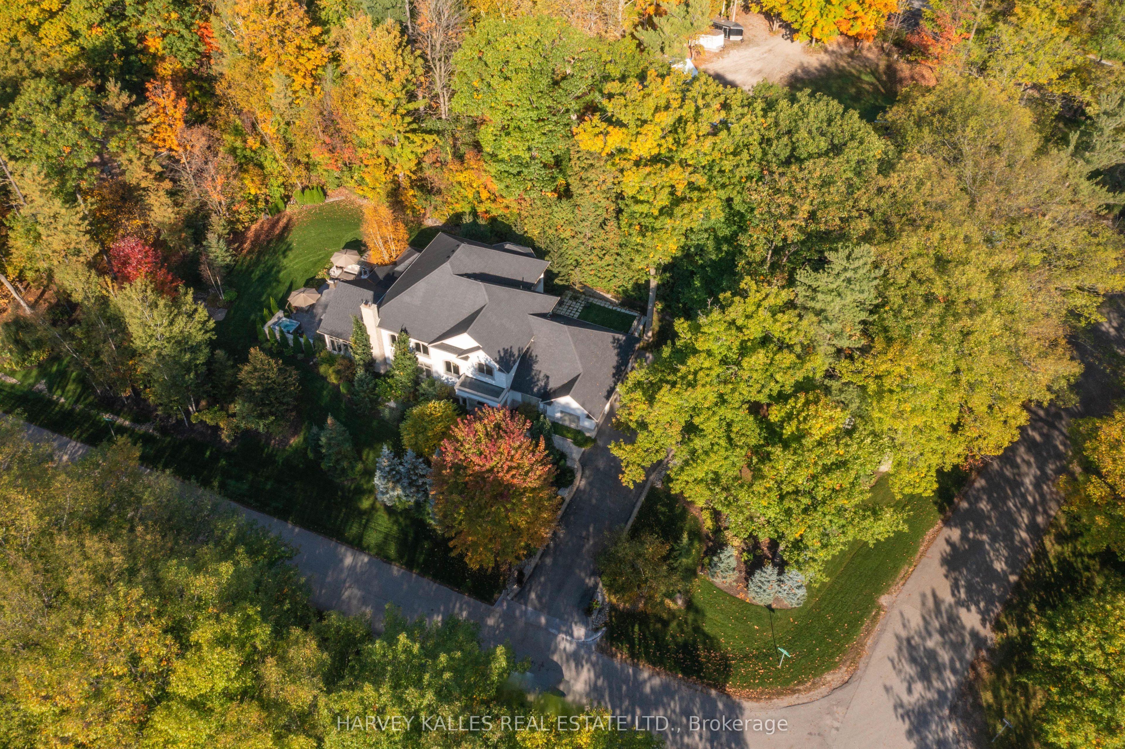 6 Georgina Drive, Barrie, ON L4M 1E9 photo 3