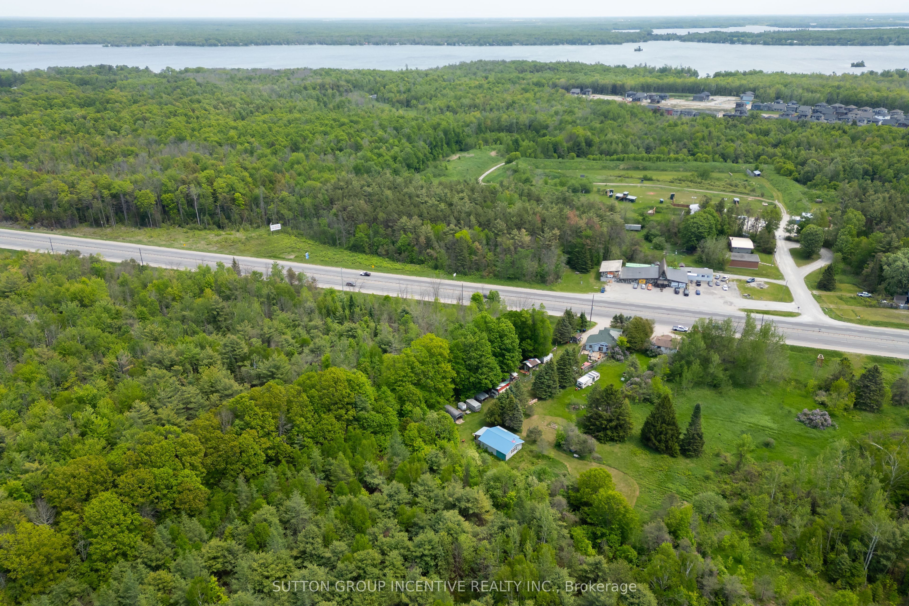 9408 Provincial Hwy 11 Highway, Severn, ON L3V 6H3 photo 2