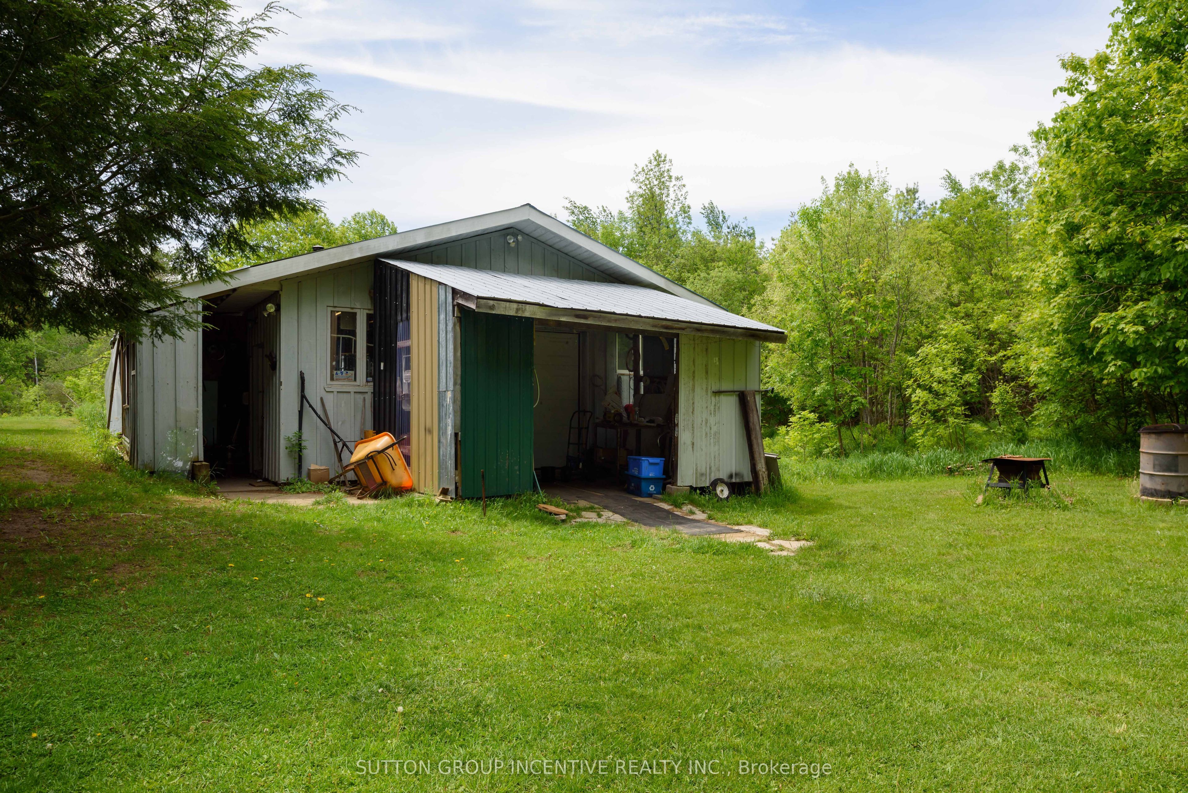 9408 Provincial Hwy 11 Highway, Severn, ON L3V 6H3 photo 3