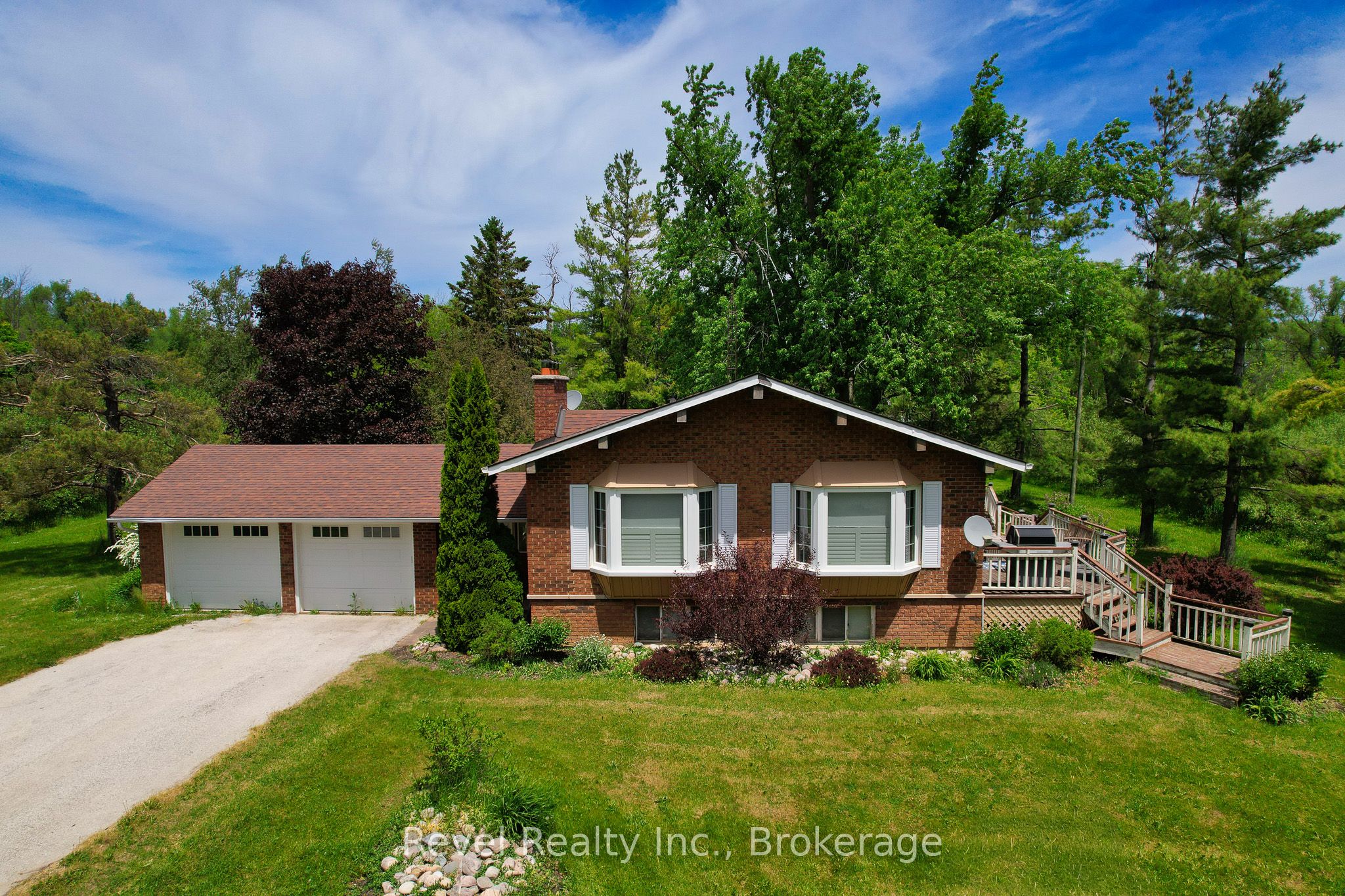 38 Station Street, Clearview, ON L0M 1L0