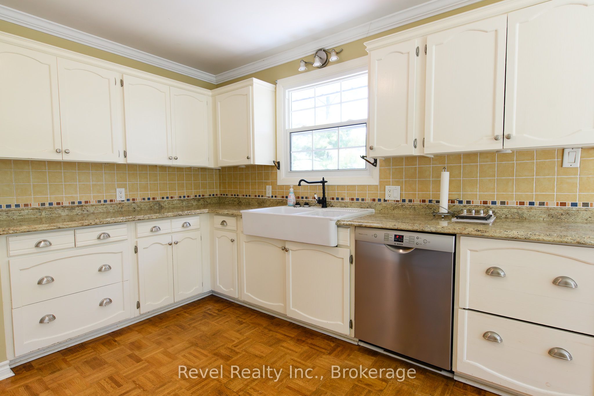 38 Station Street, Clearview, ON L0M 1L0 photo 4