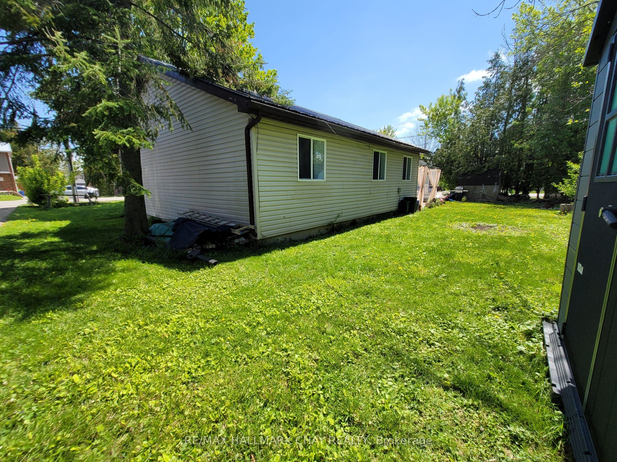 405 FOREST Avenue S, Orillia, ON L3V 3Z2 photo 2