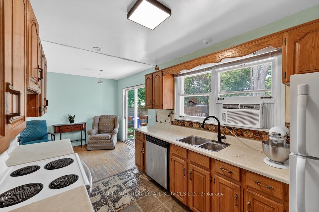 211 McCrea Drive, Clearview, ON L0M 1S0 photo 2