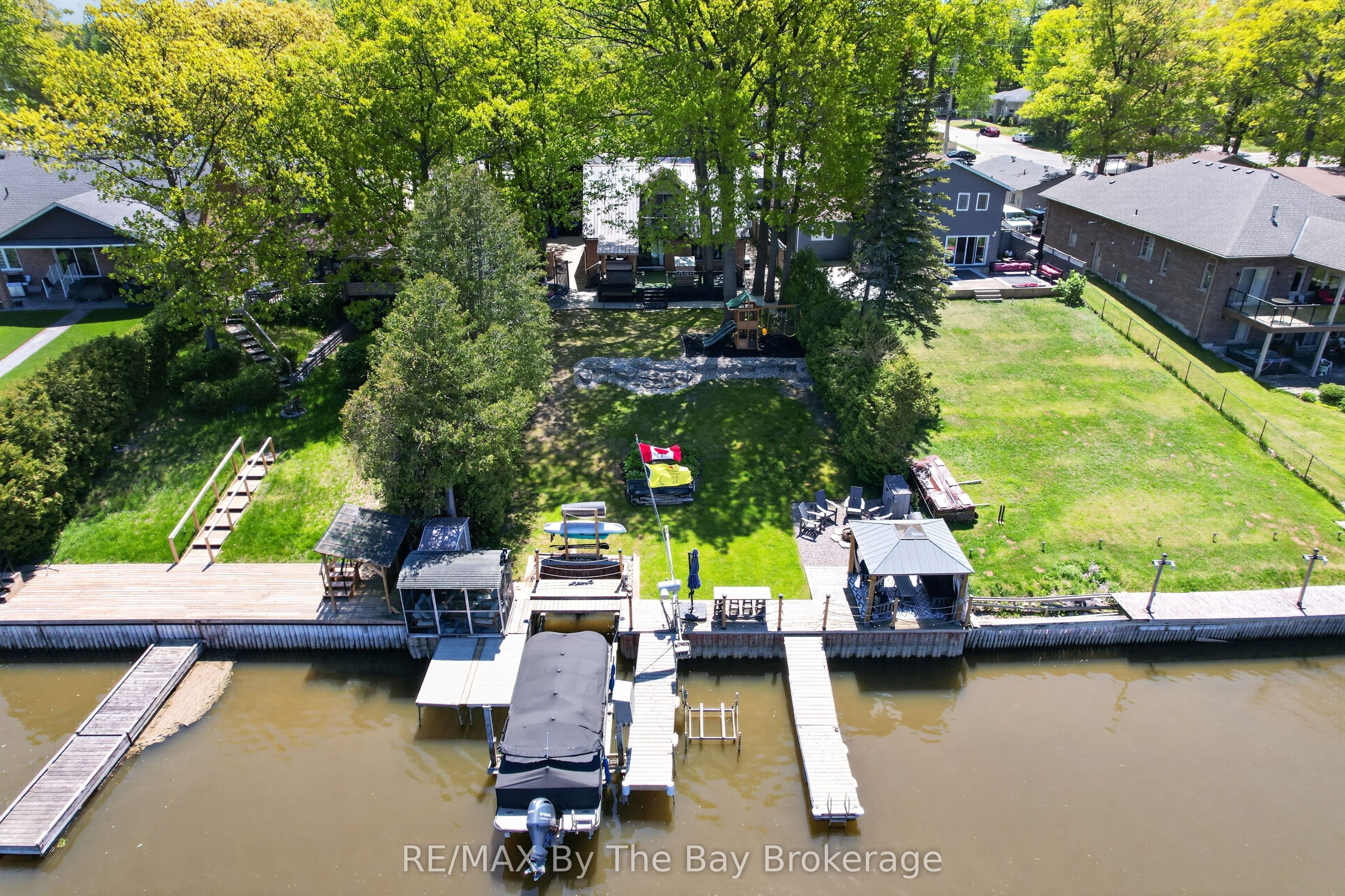 1416 River Road W, Wasaga Beach, ON L9Z 2W5