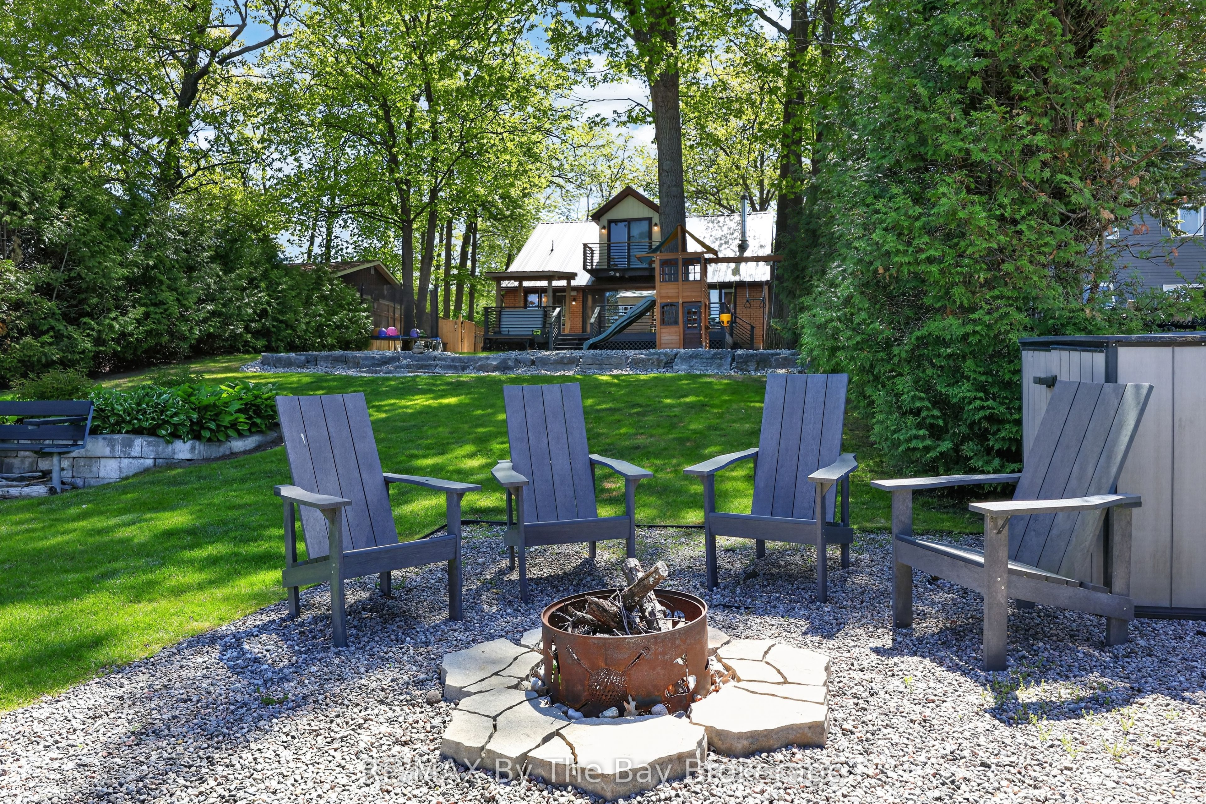1416 River Road W, Wasaga Beach, ON L9Z 2W5 photo 3