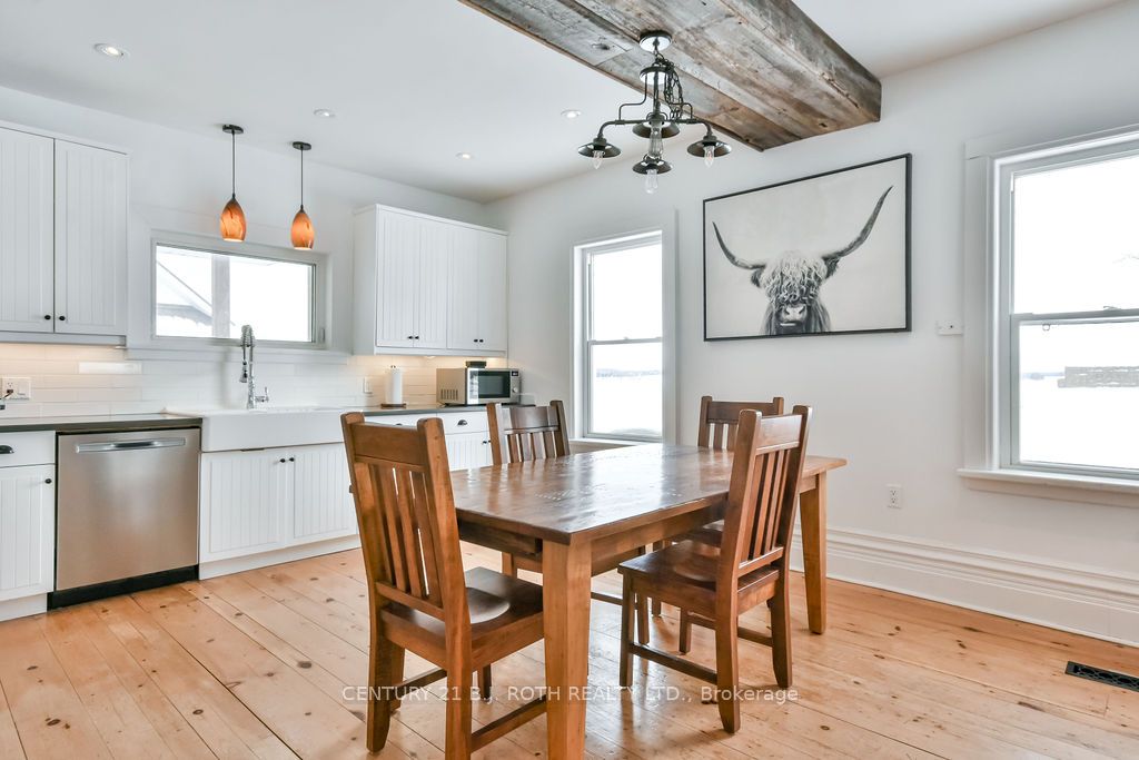 1153 Glengarry Landing Road S, Springwater, ON L9X 1E1 photo 3
