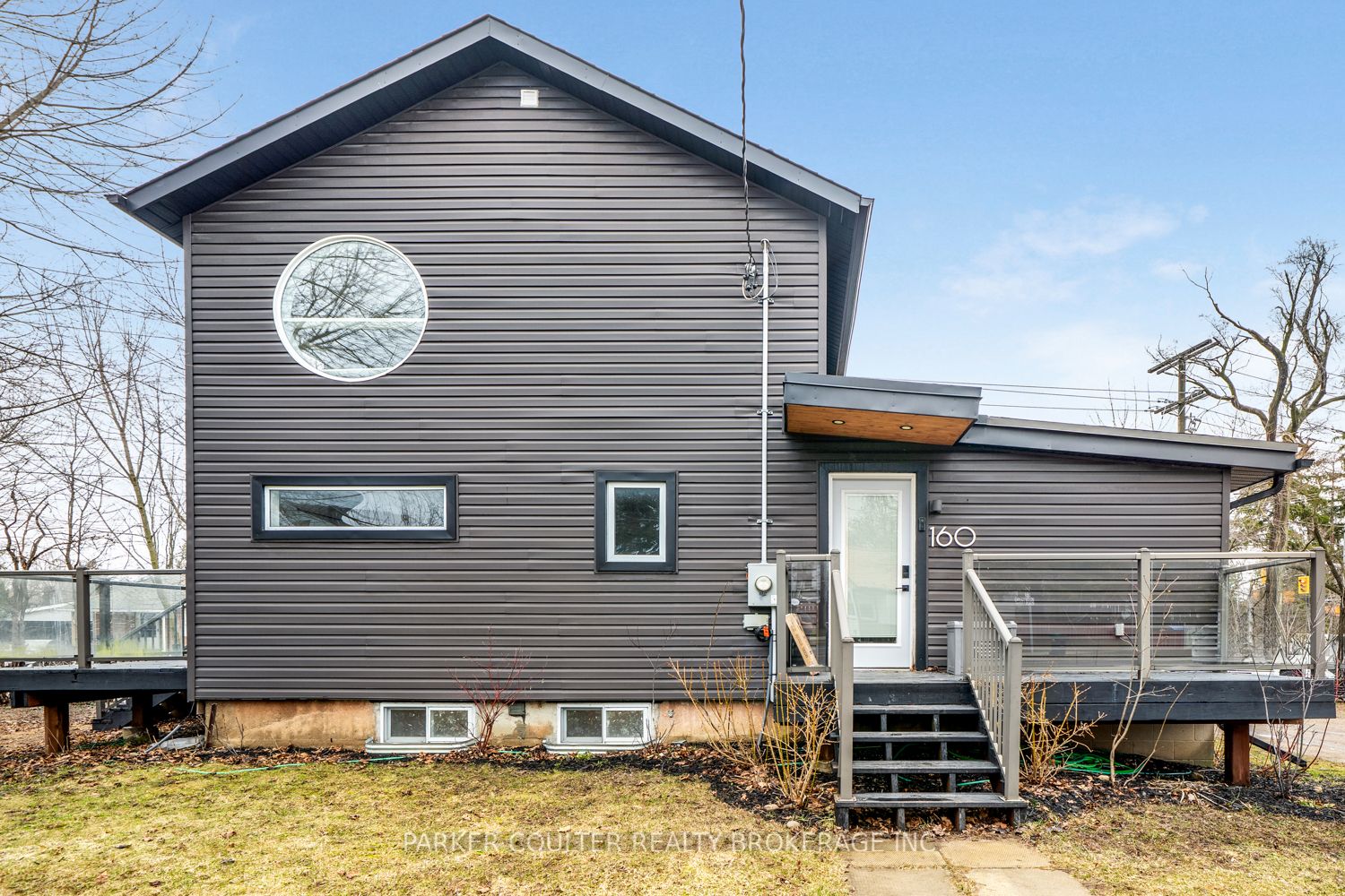 160 Duckworth Street, Barrie, ON L4M 3W4