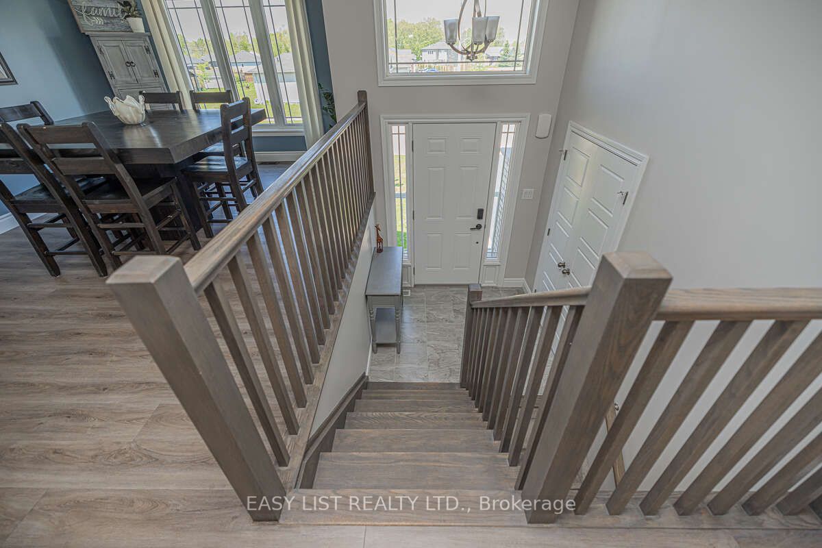 19 Ralph Dalton Boulevard, Tay, ON L0K 2A0 photo 3