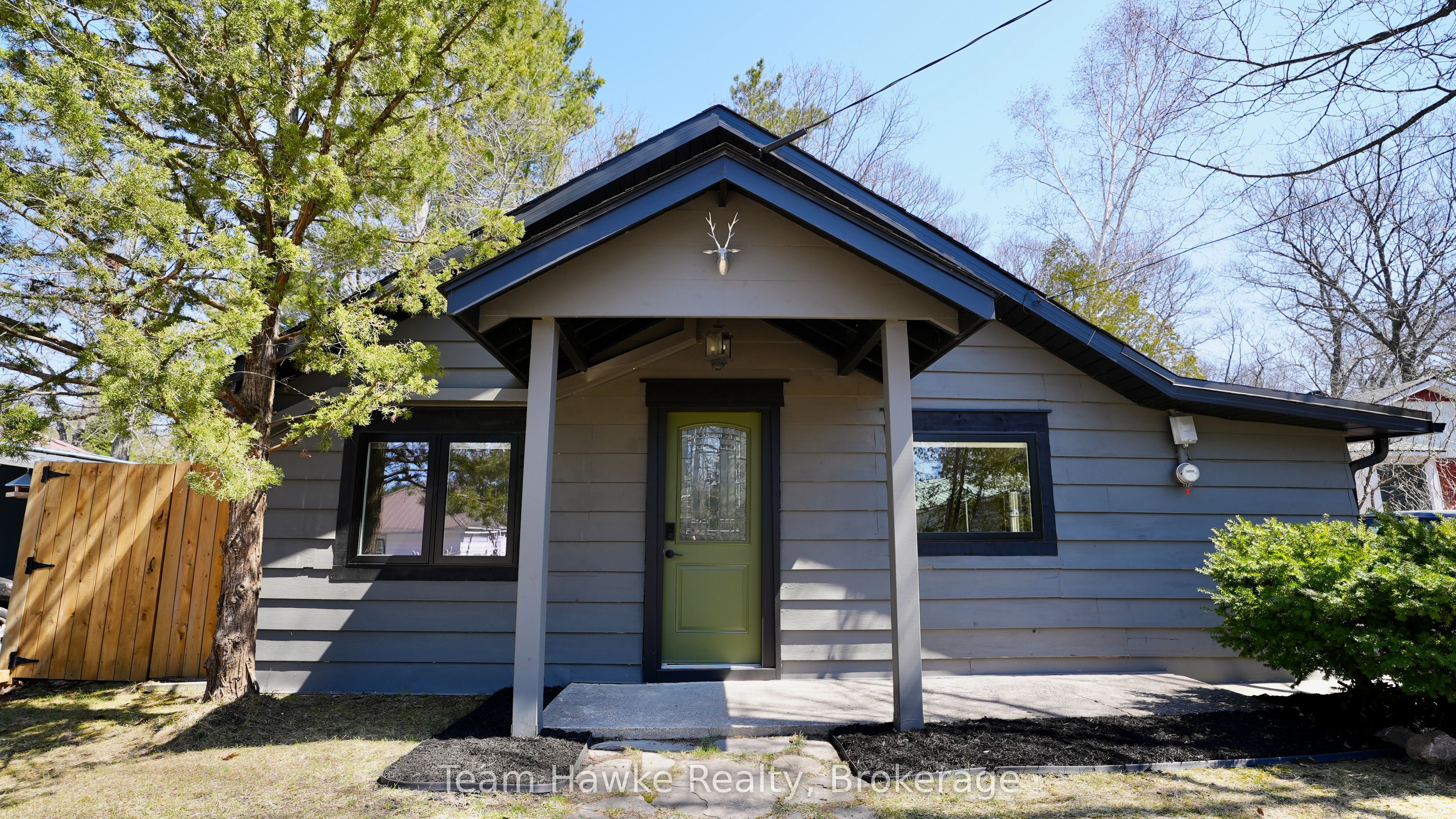 283 Tiny Beaches Road S, Tiny, ON L0L 2J0 photo 2