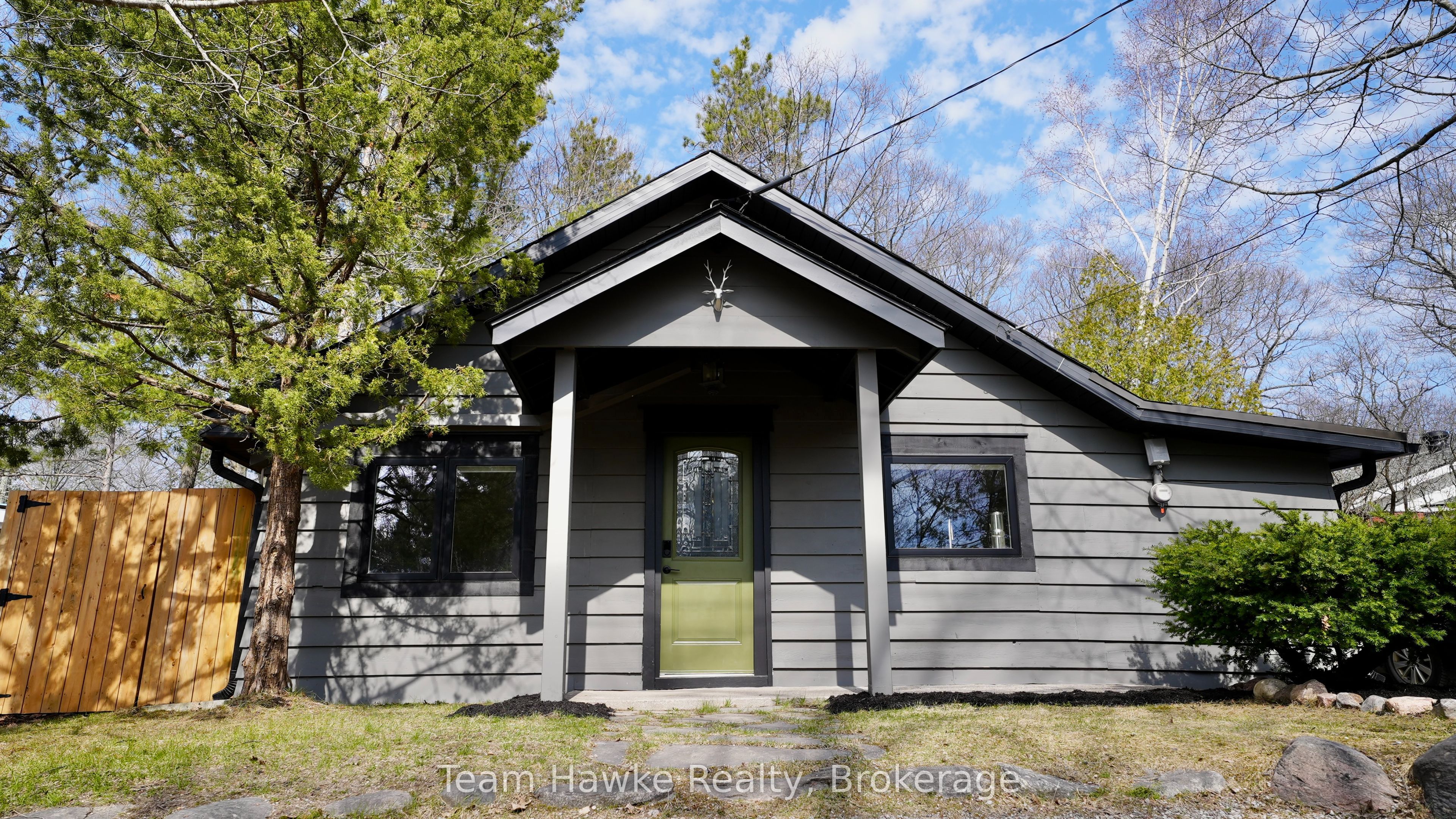 283 Tiny Beaches Road S, Tiny, ON L0L 2J0 photo 4