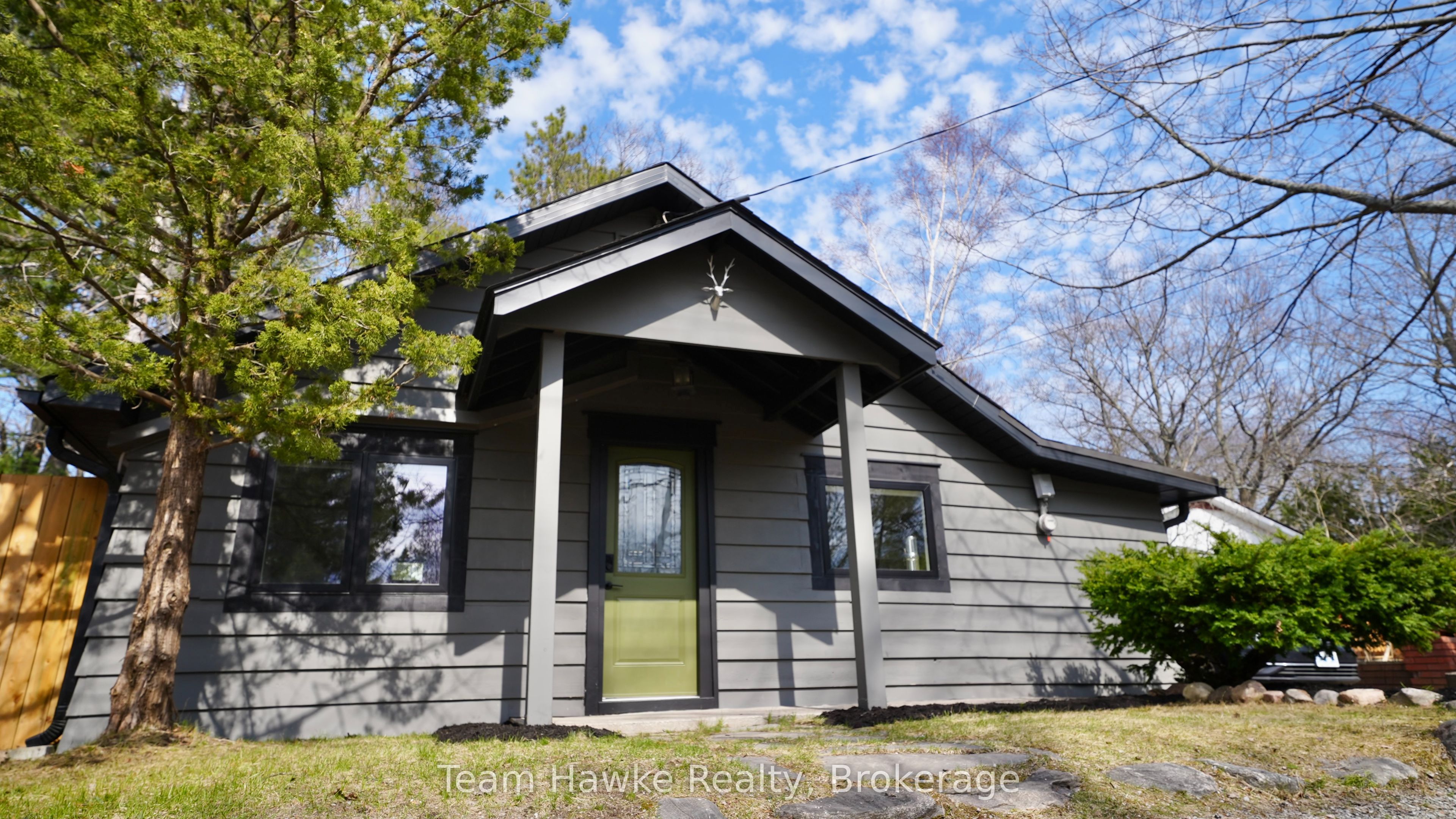 283 Tiny Beaches Road S, Tiny, ON L0L 2J0 photo 5