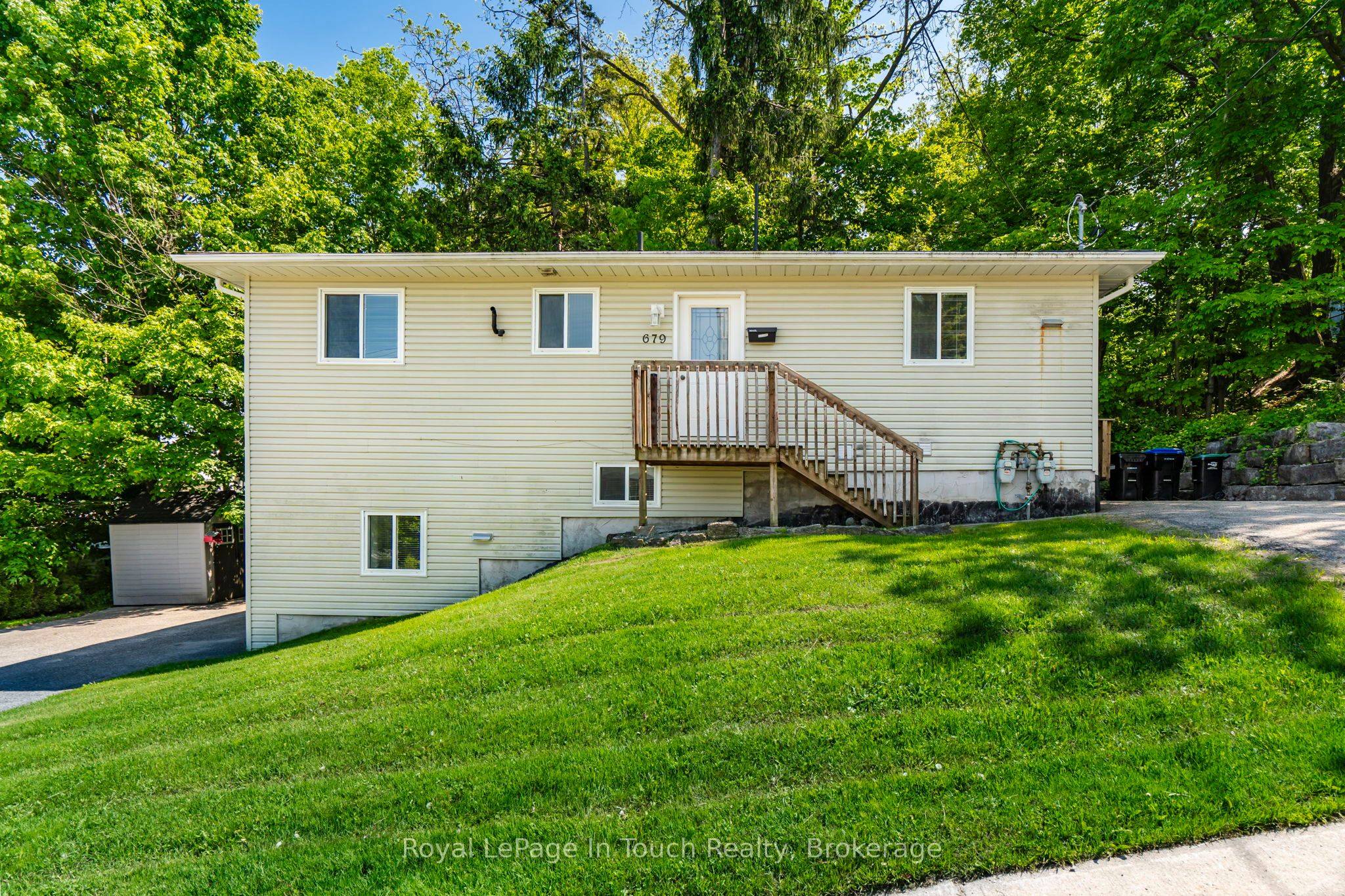 679 Montreal Street, Midland, ON L4R 1G5 photo 3