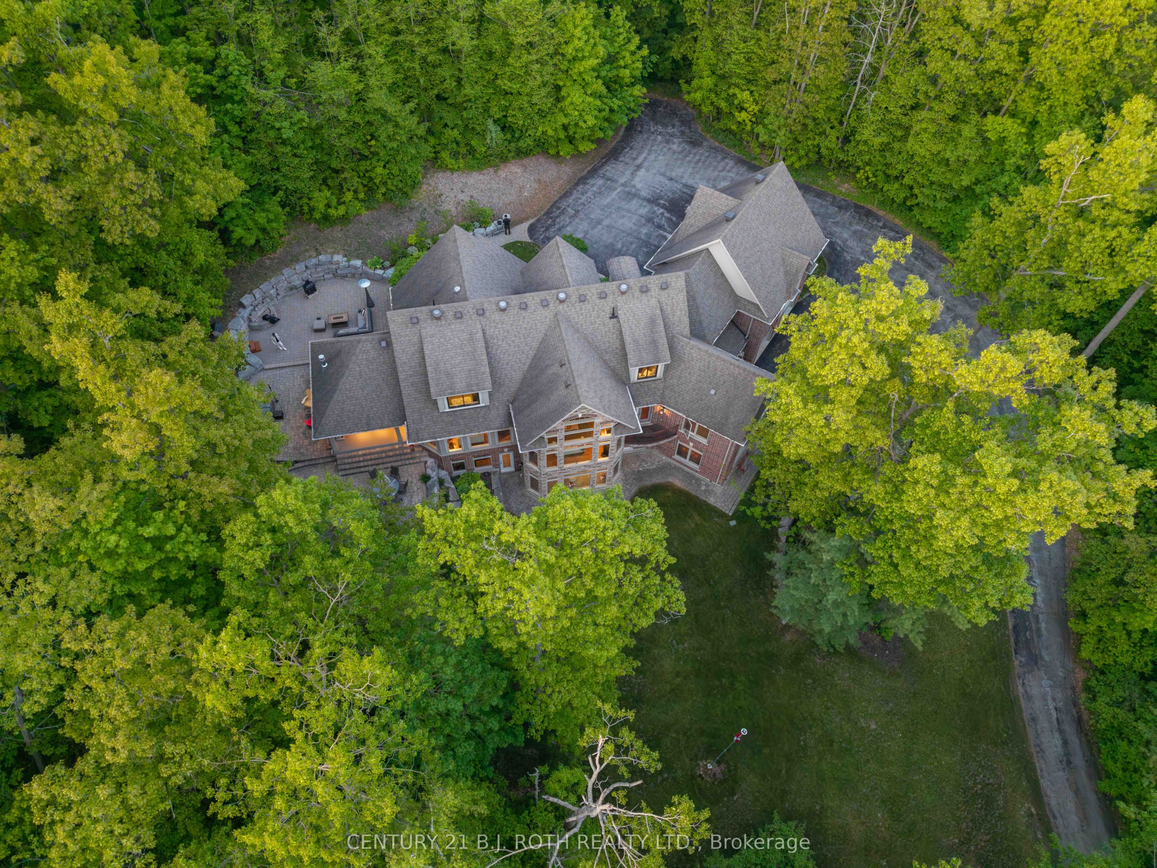 1 PIERCE Court, Springwater, ON L0L 1X0 photo 2