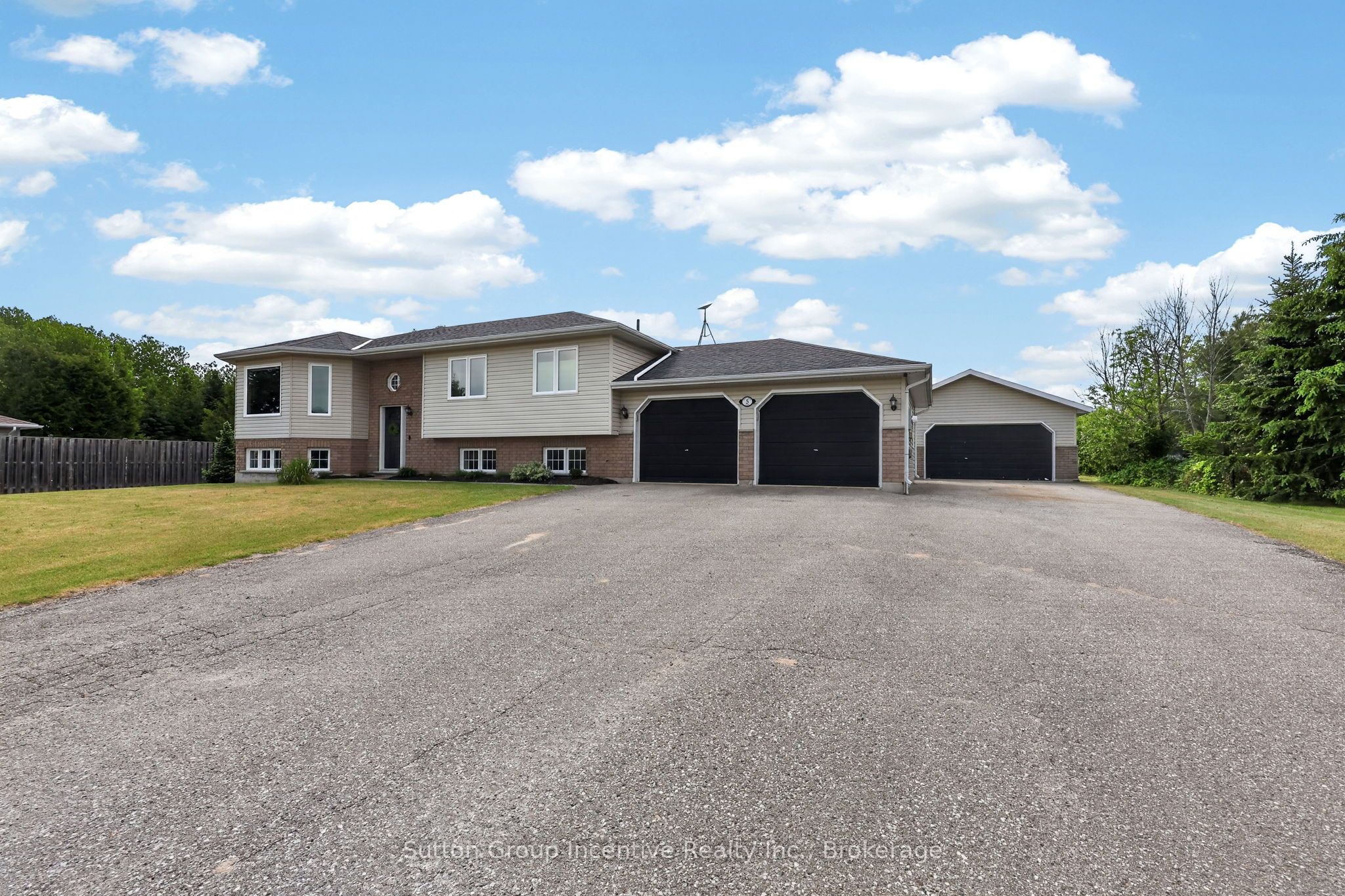 5 Marl Creek Drive, Springwater, ON L0L 2K0 photo 3