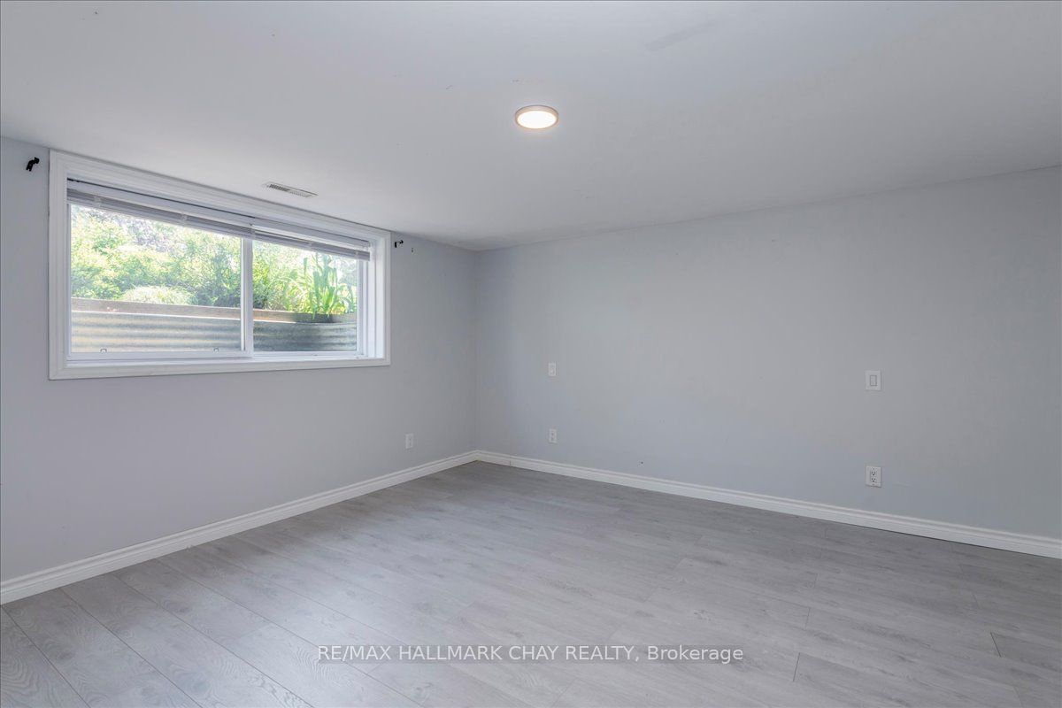 69 Rodney Street, Barrie, ON L4M 4B8 photo 4