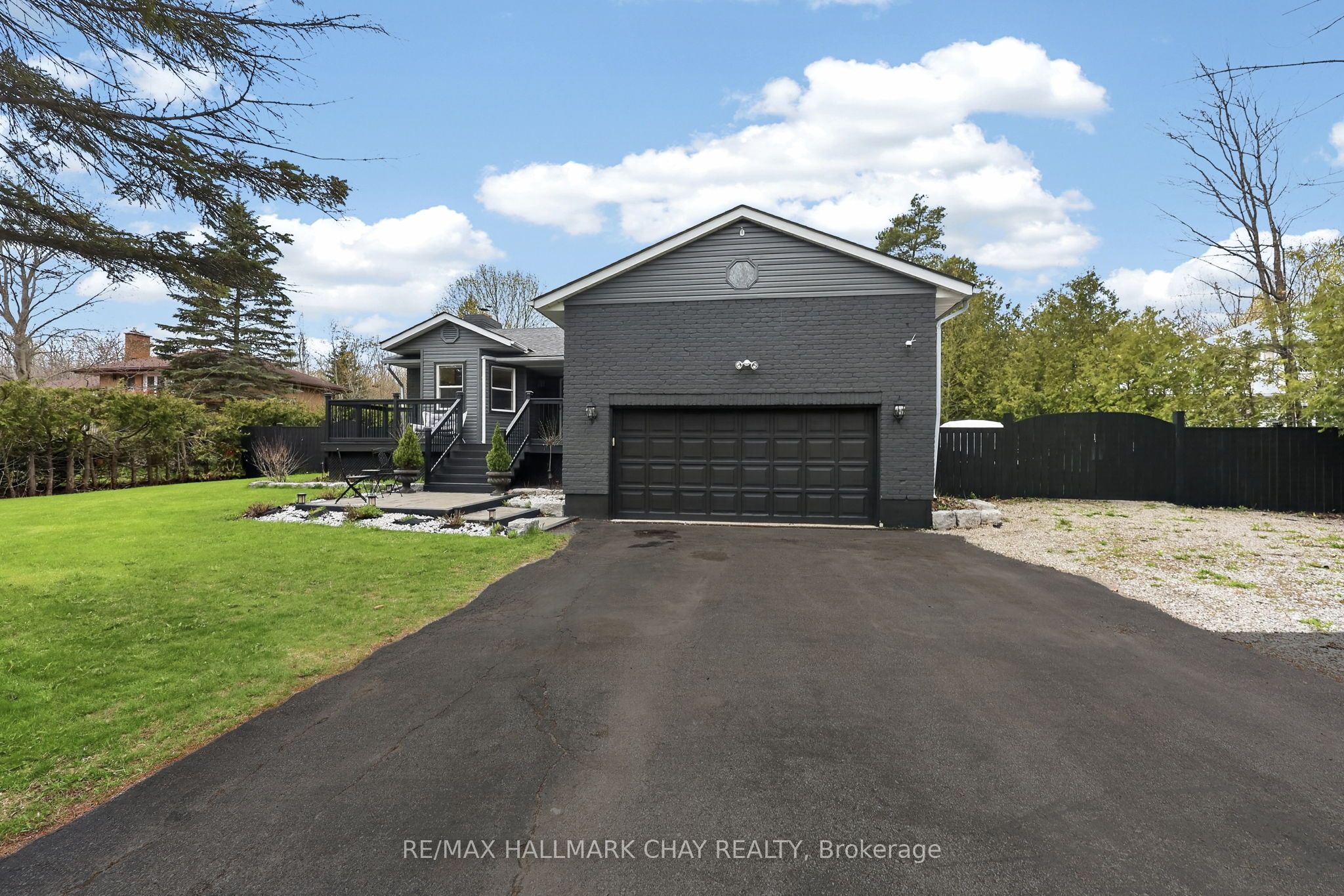 2330 Lakeshore Road E, Oro-Medonte, ON L0L 1T0 photo 2