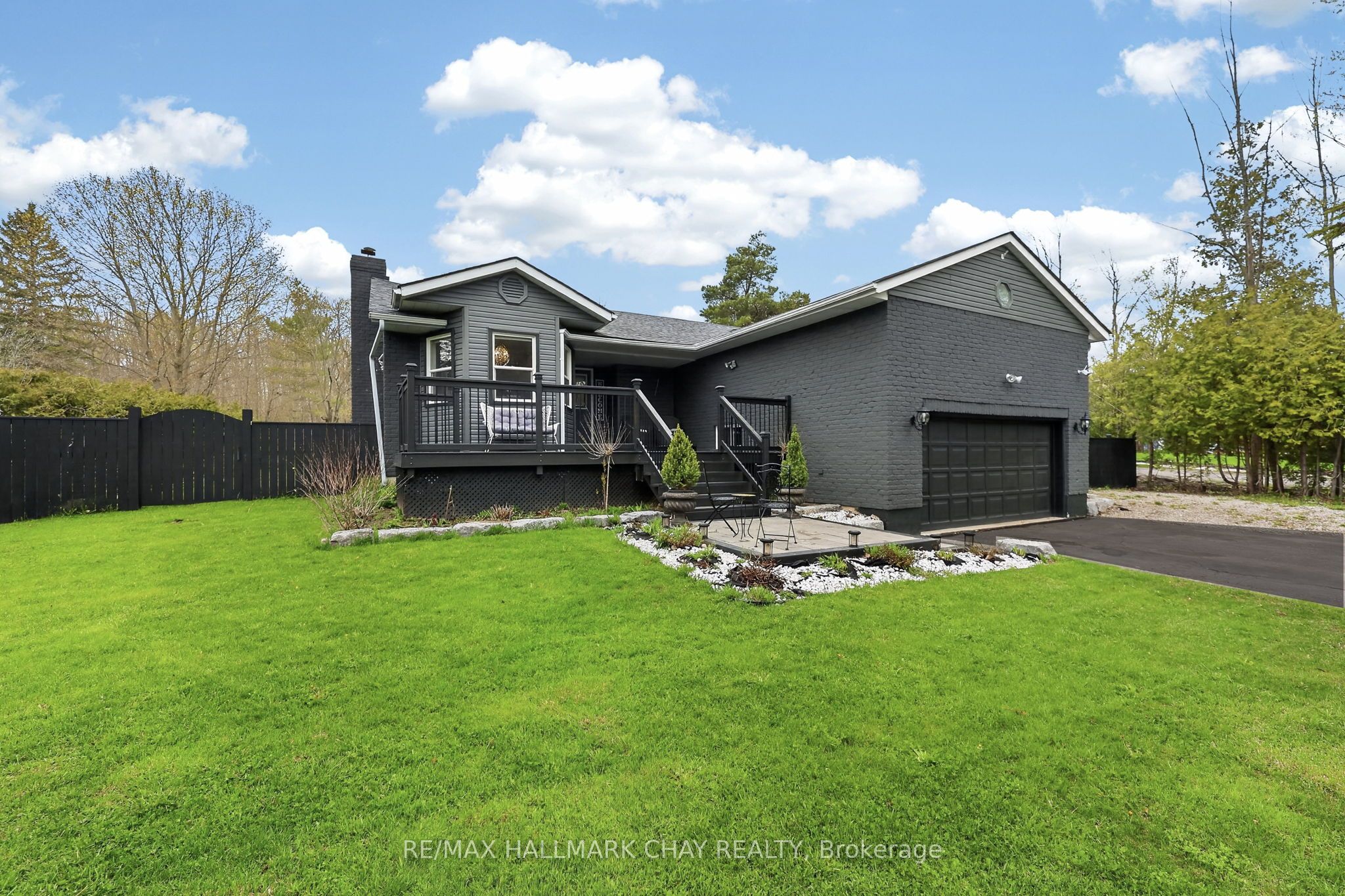 2330 Lakeshore Road E, Oro-Medonte, ON L0L 1T0 photo 3
