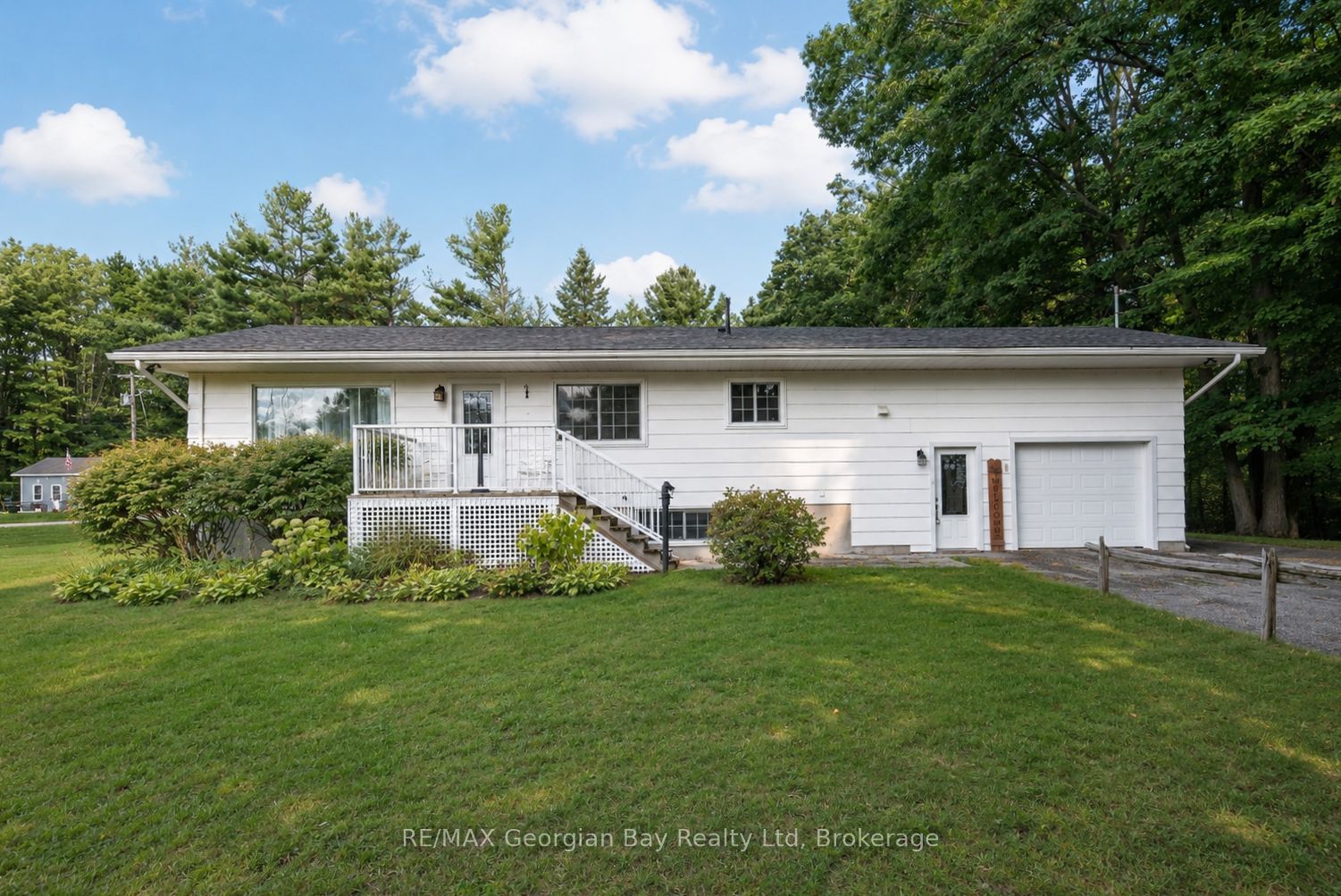 1034 Pine Grove Road, Penetanguishene, ON L9M 2B5