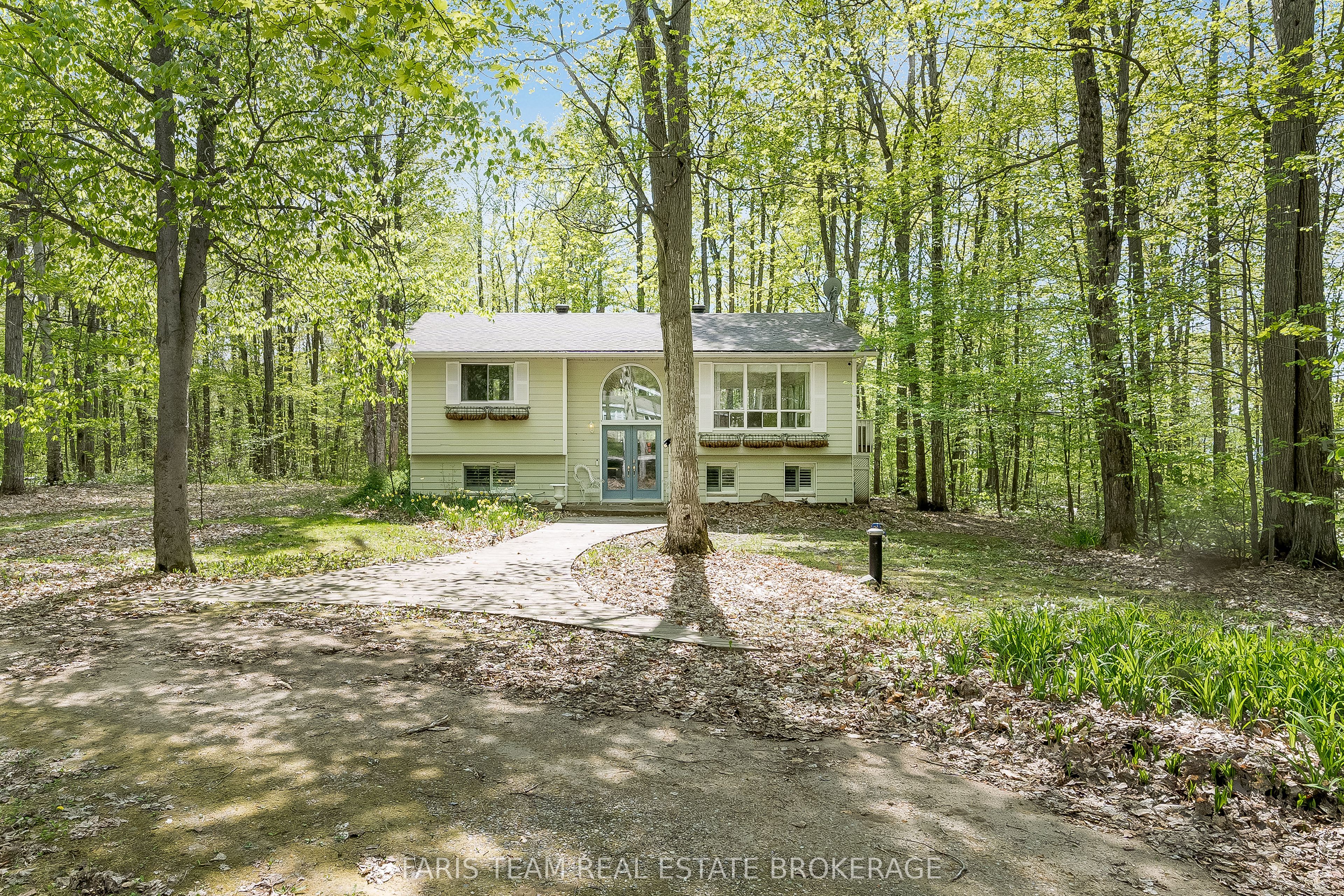 104 Silver Birch Drive, Tiny, ON L9M 0M6