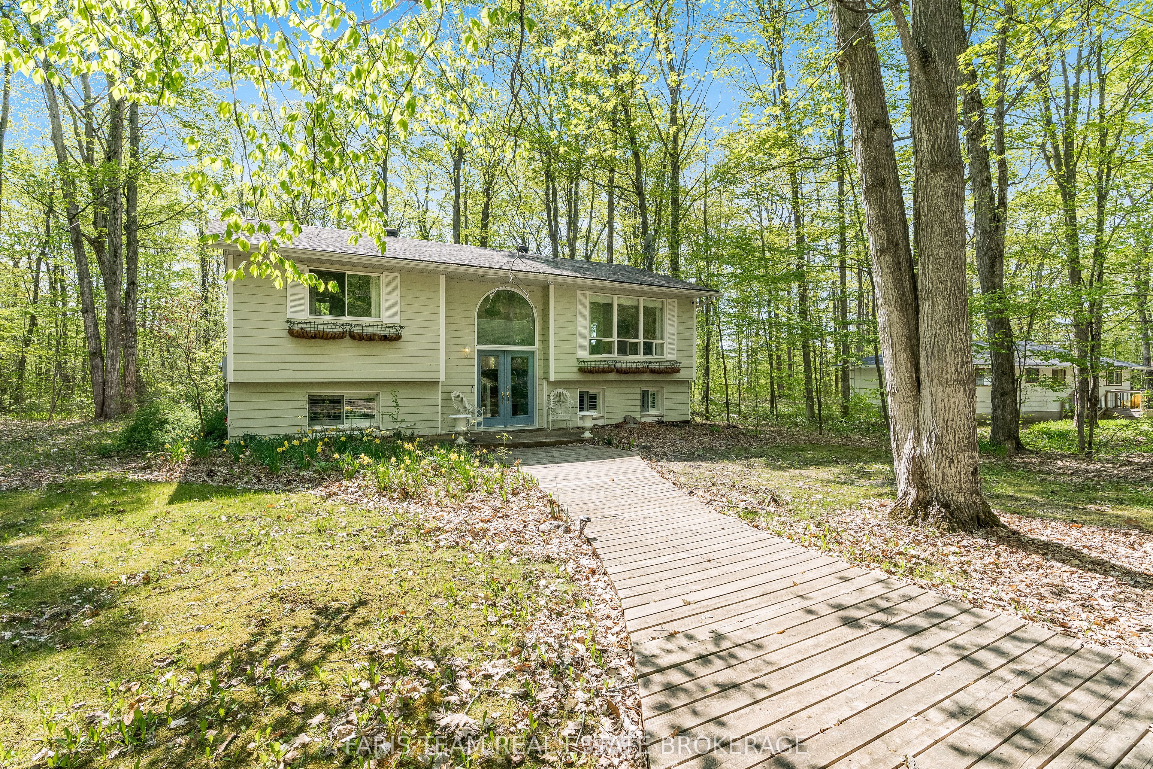 104 Silver Birch Drive, Tiny, ON L9M 0M6 photo 2