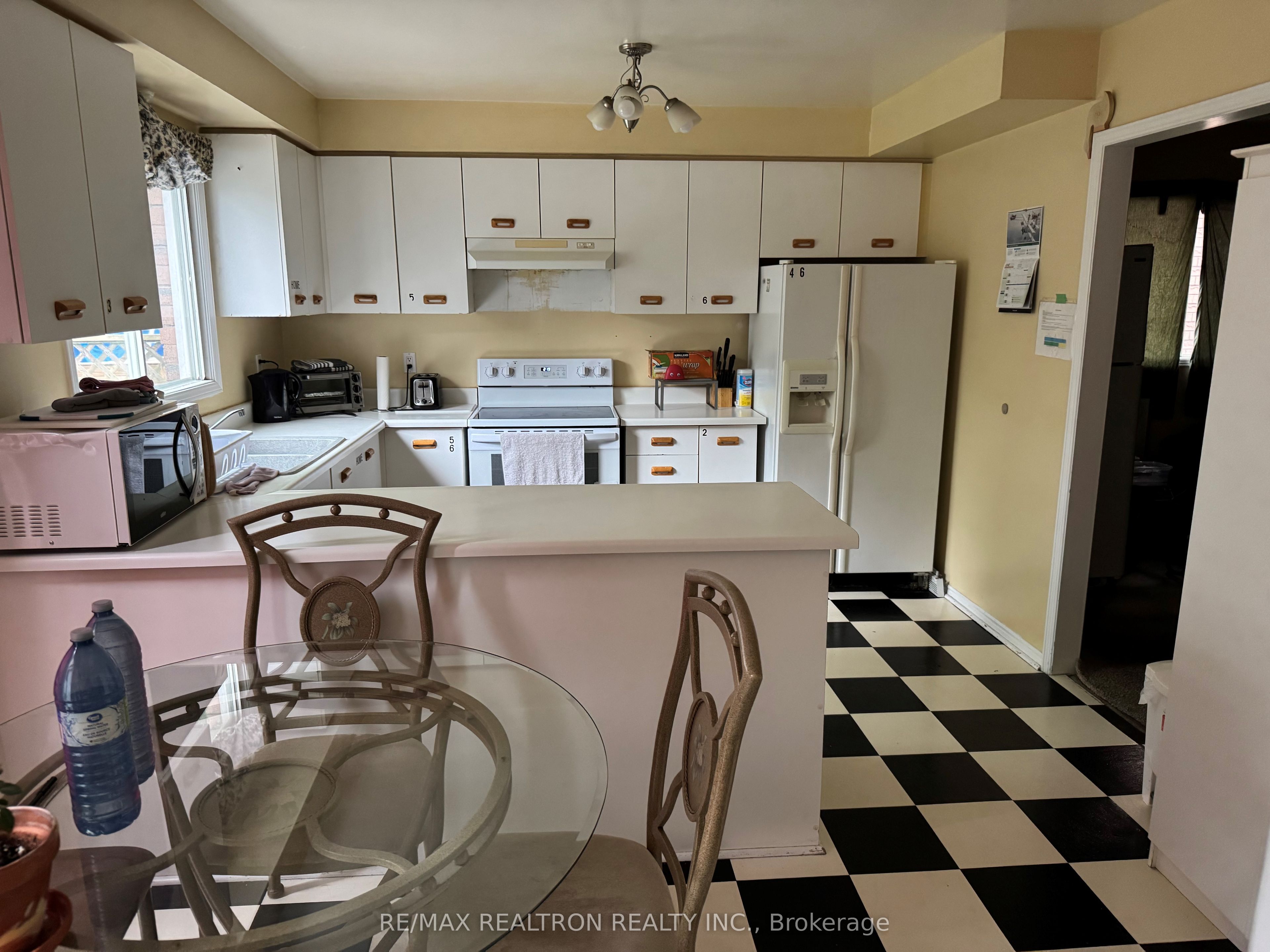 253 Hickling Trail, Barrie, ON L4M 5W9 photo 2
