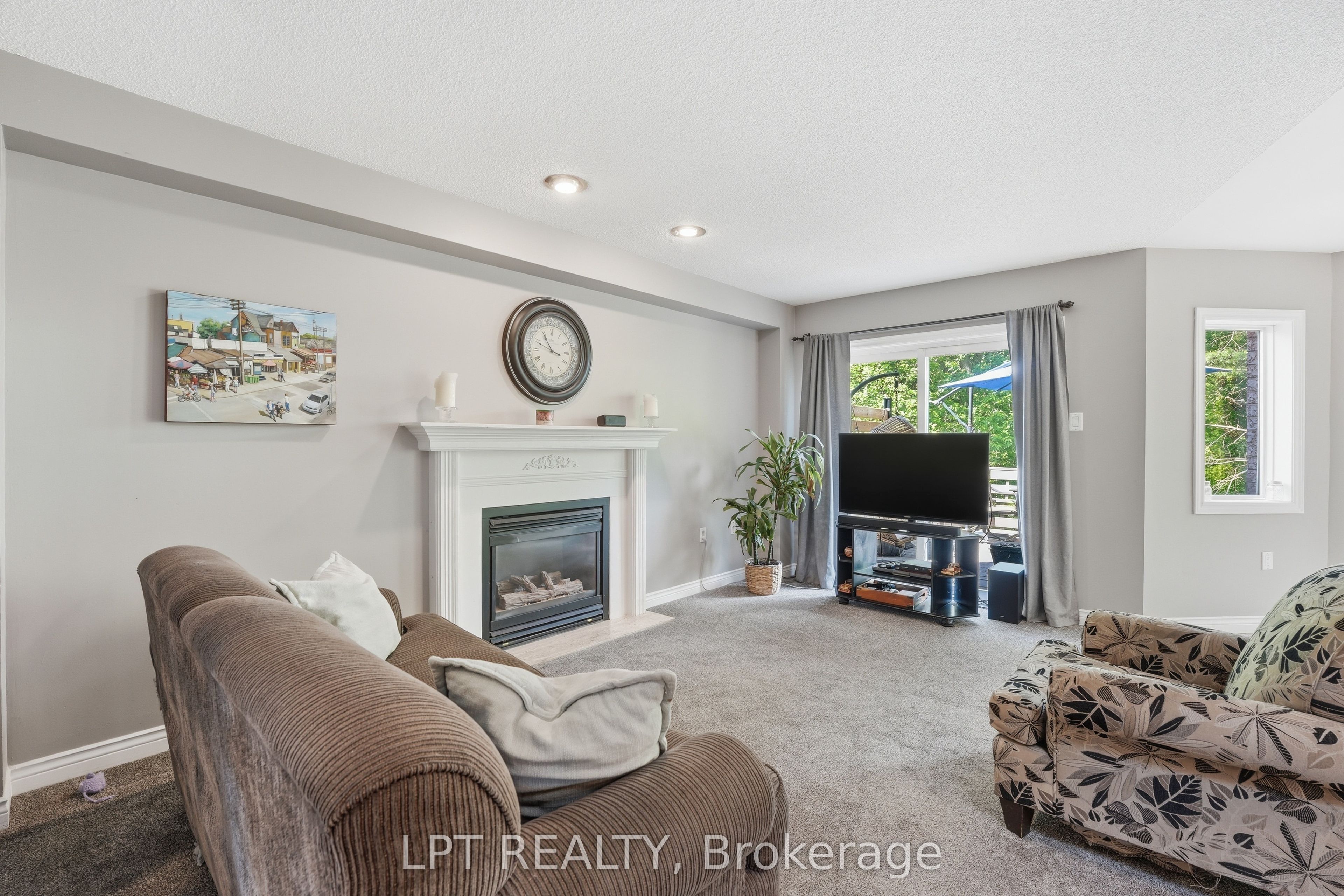 24 Snowshoe Trail, Barrie, ON L4N 7Z1 photo 5