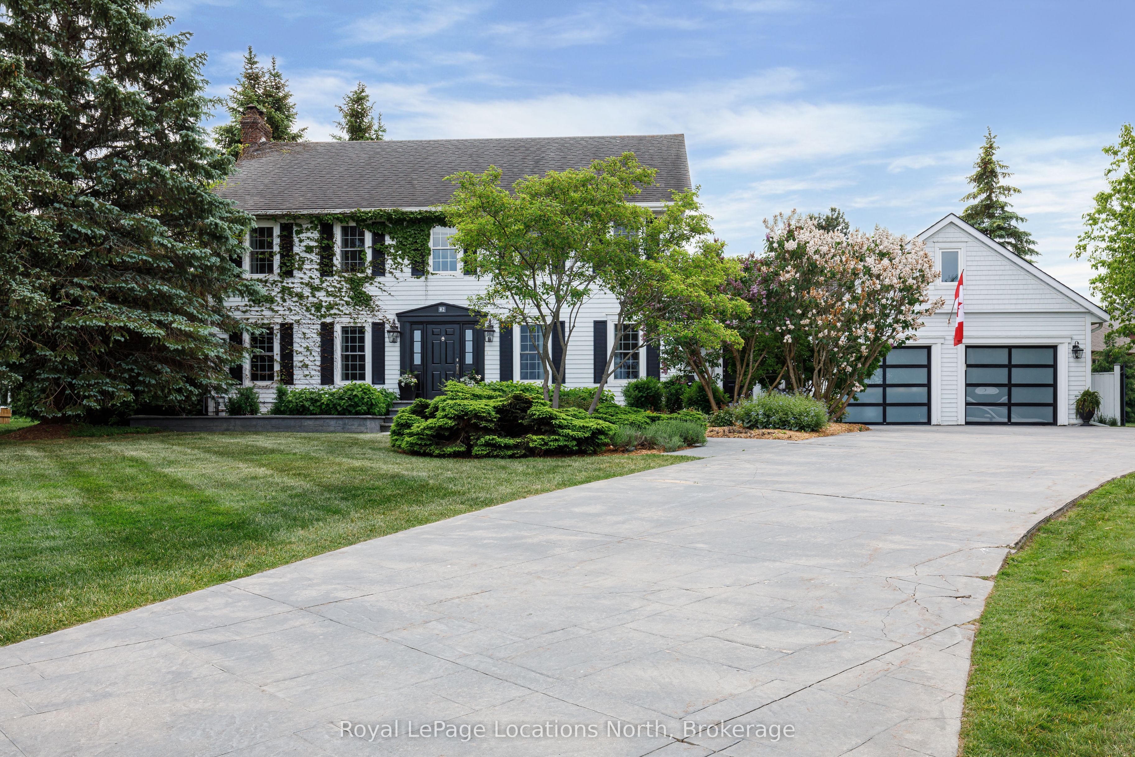 42 Lockhart Road, Collingwood, ON L9Y 2L3