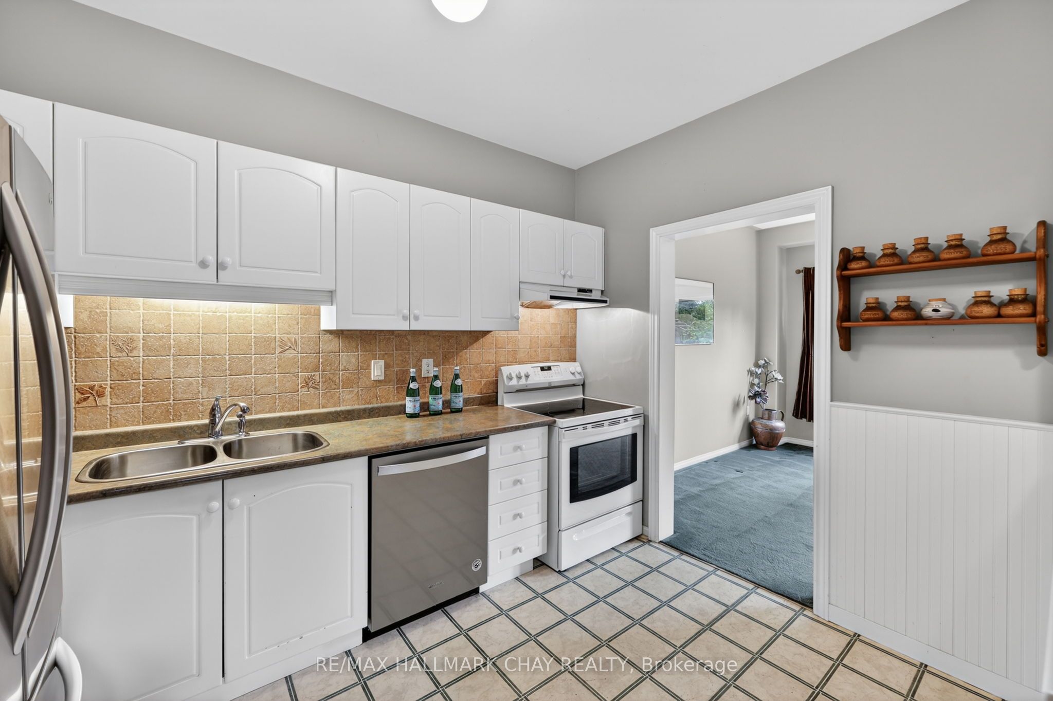 147 Bruce Crescent, Barrie, ON L4N 8K2 photo 5