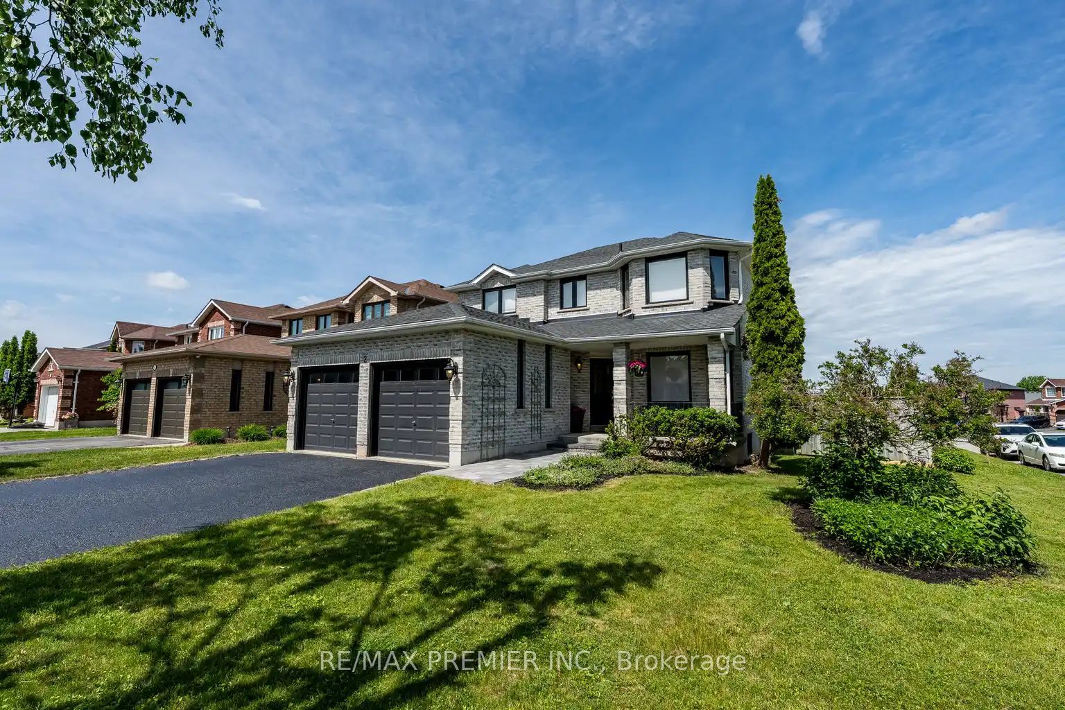 2 Grace Crescent, Barrie, ON L4N 9S7 photo 3