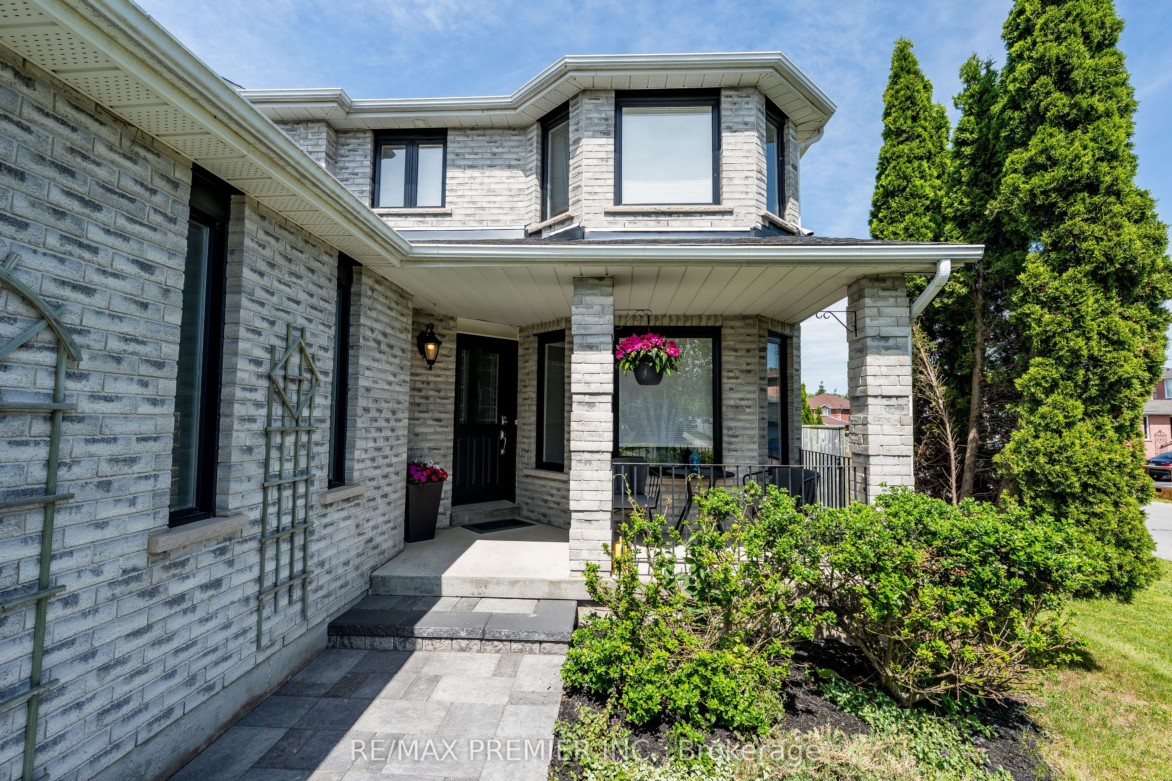 2 Grace Crescent, Barrie, ON L4N 9S7 photo 4