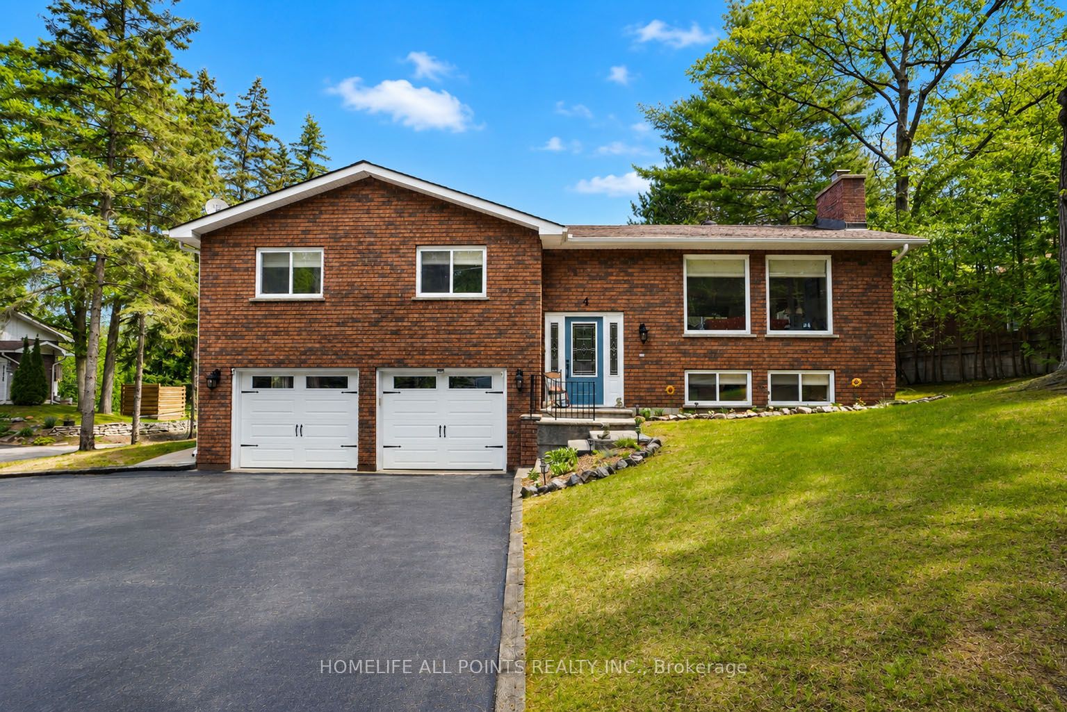 4 SCHOONER Drive, Wasaga Beach, ON L9Z 2T4