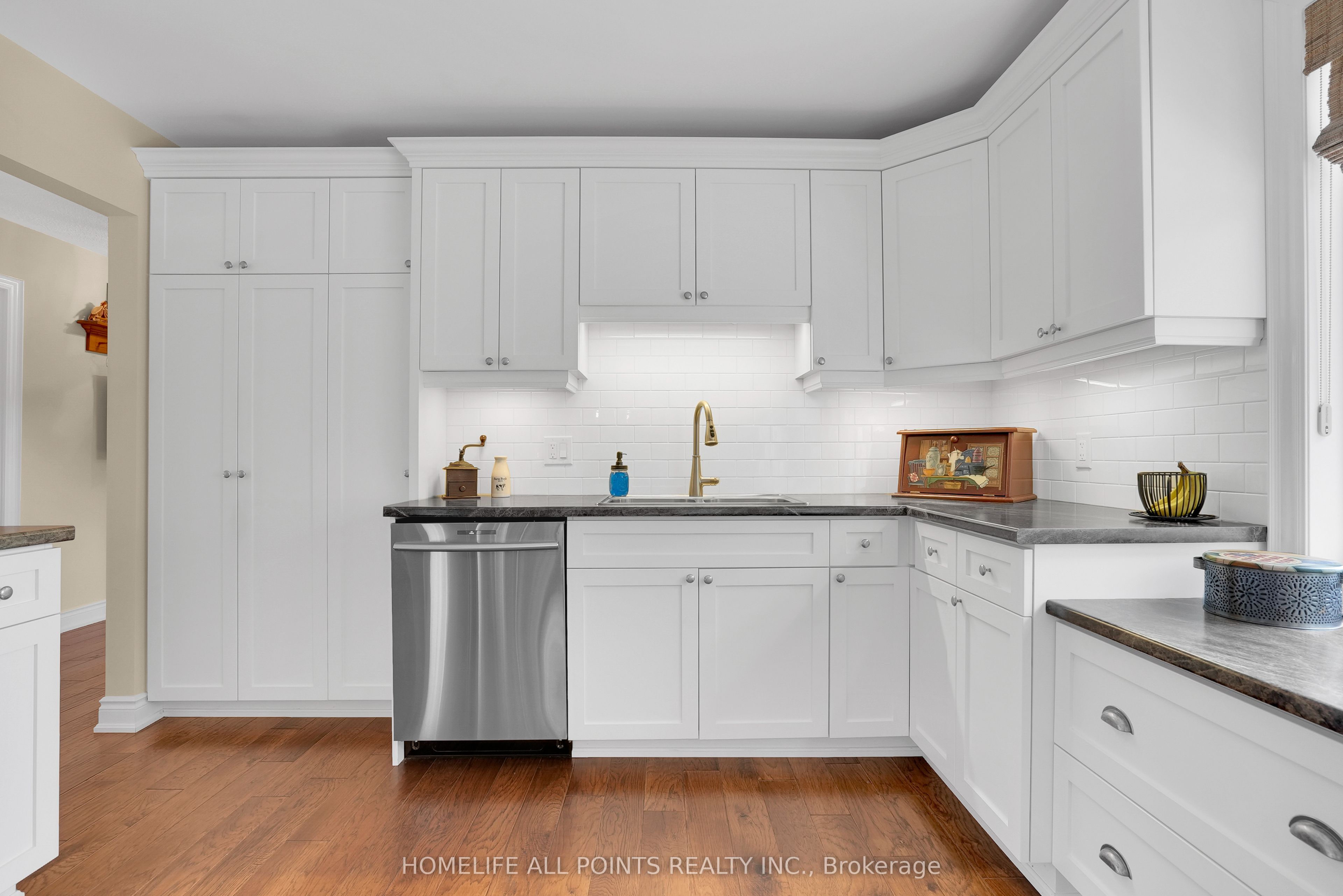 4 SCHOONER Drive, Wasaga Beach, ON L9Z 2T4 photo 3