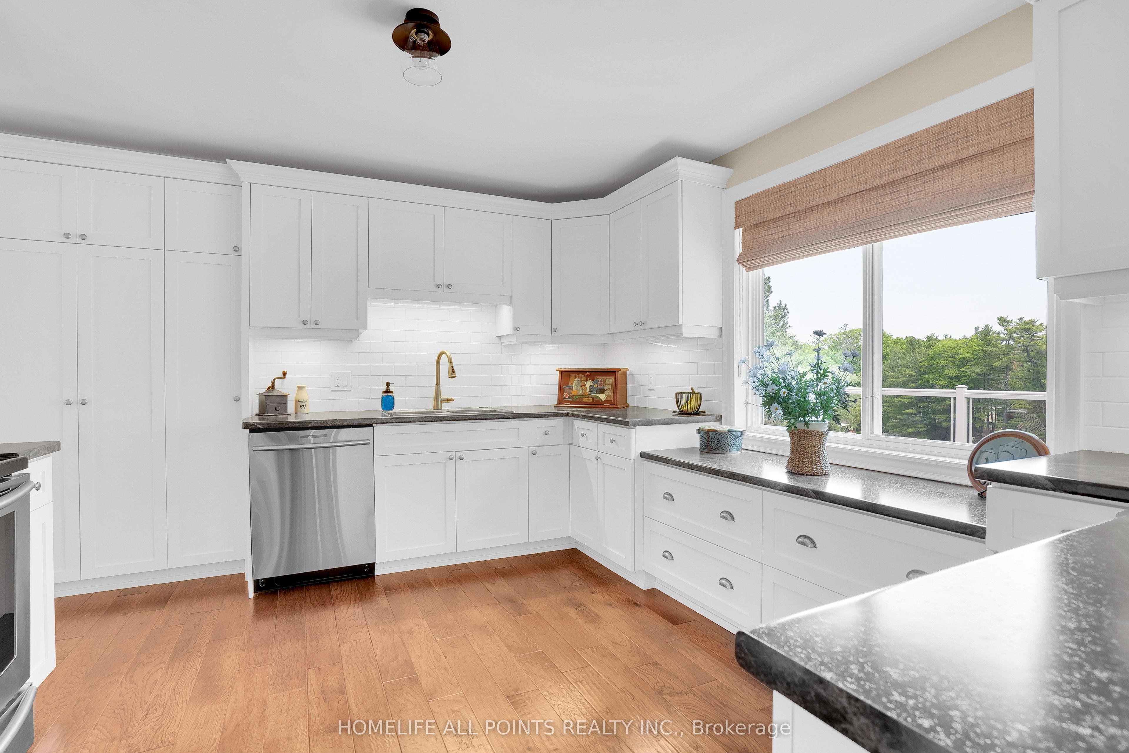 4 SCHOONER Drive, Wasaga Beach, ON L9Z 2T4 photo 4
