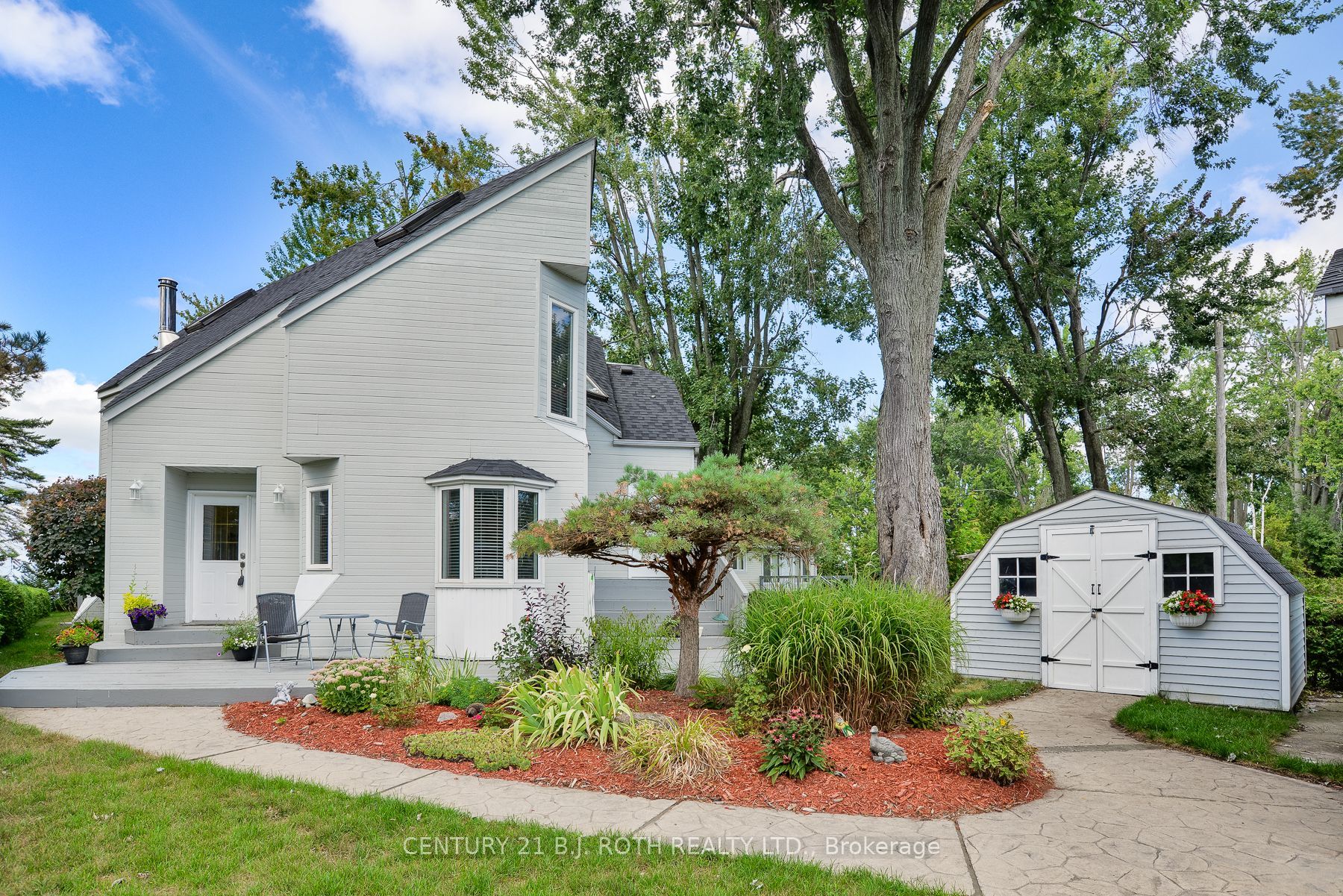 100 Lake Avenue, Ramara, ON L0K 1B0 photo 2