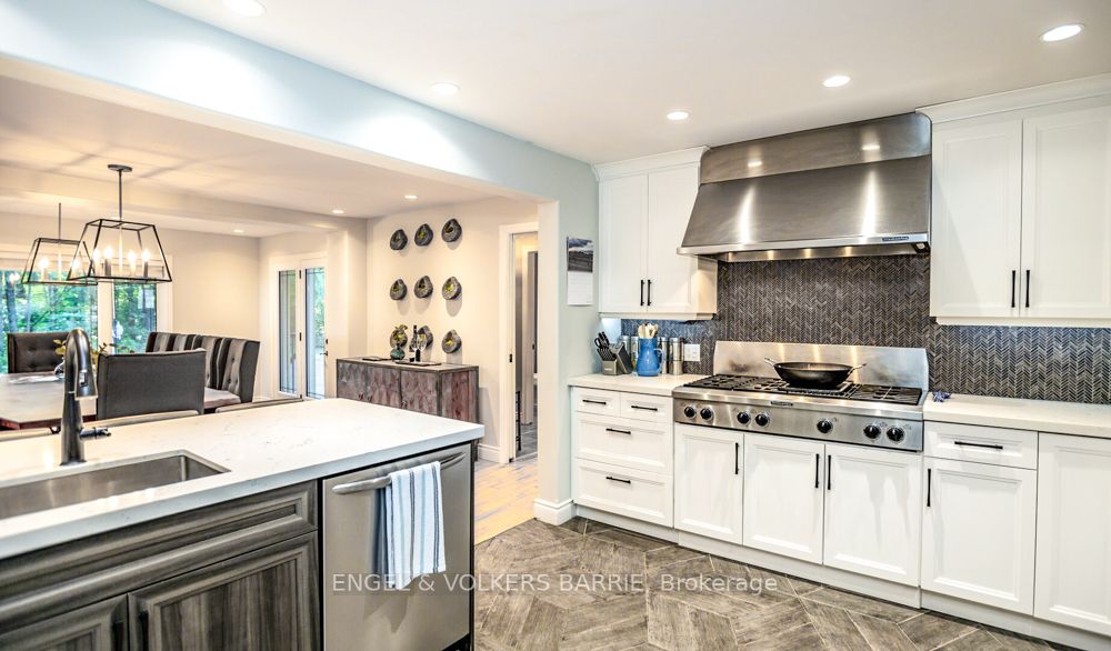112 Lakeshore Road W, Oro-Medonte, ON L0L 2E0 photo 5