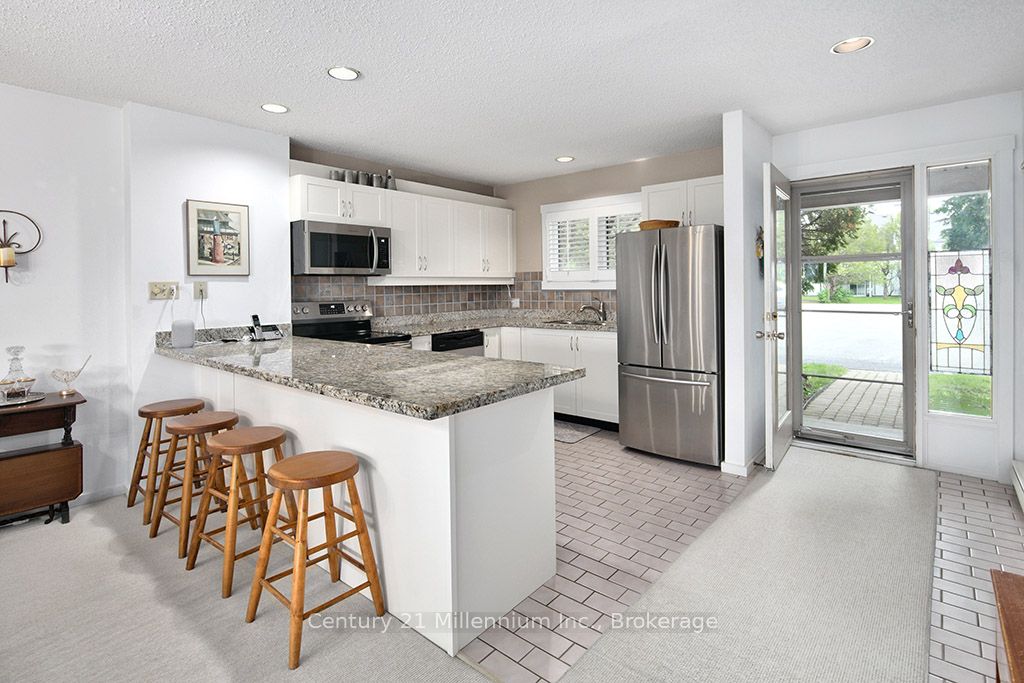 500 Oxbow Crescent, Collingwood, ON L9Y 5B4 photo 3
