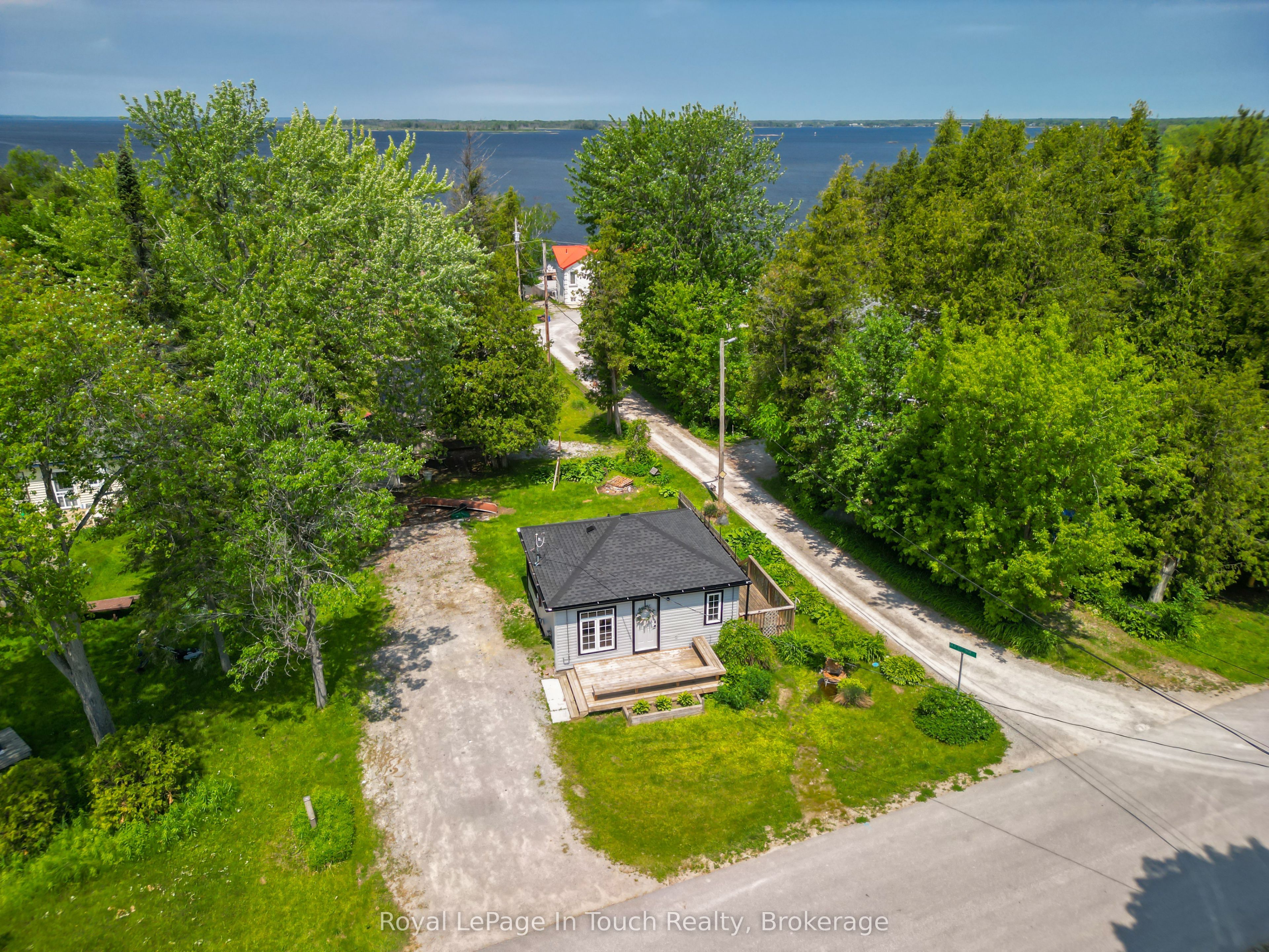 78 KING RD, Tay, ON L0K 2C0 photo 2