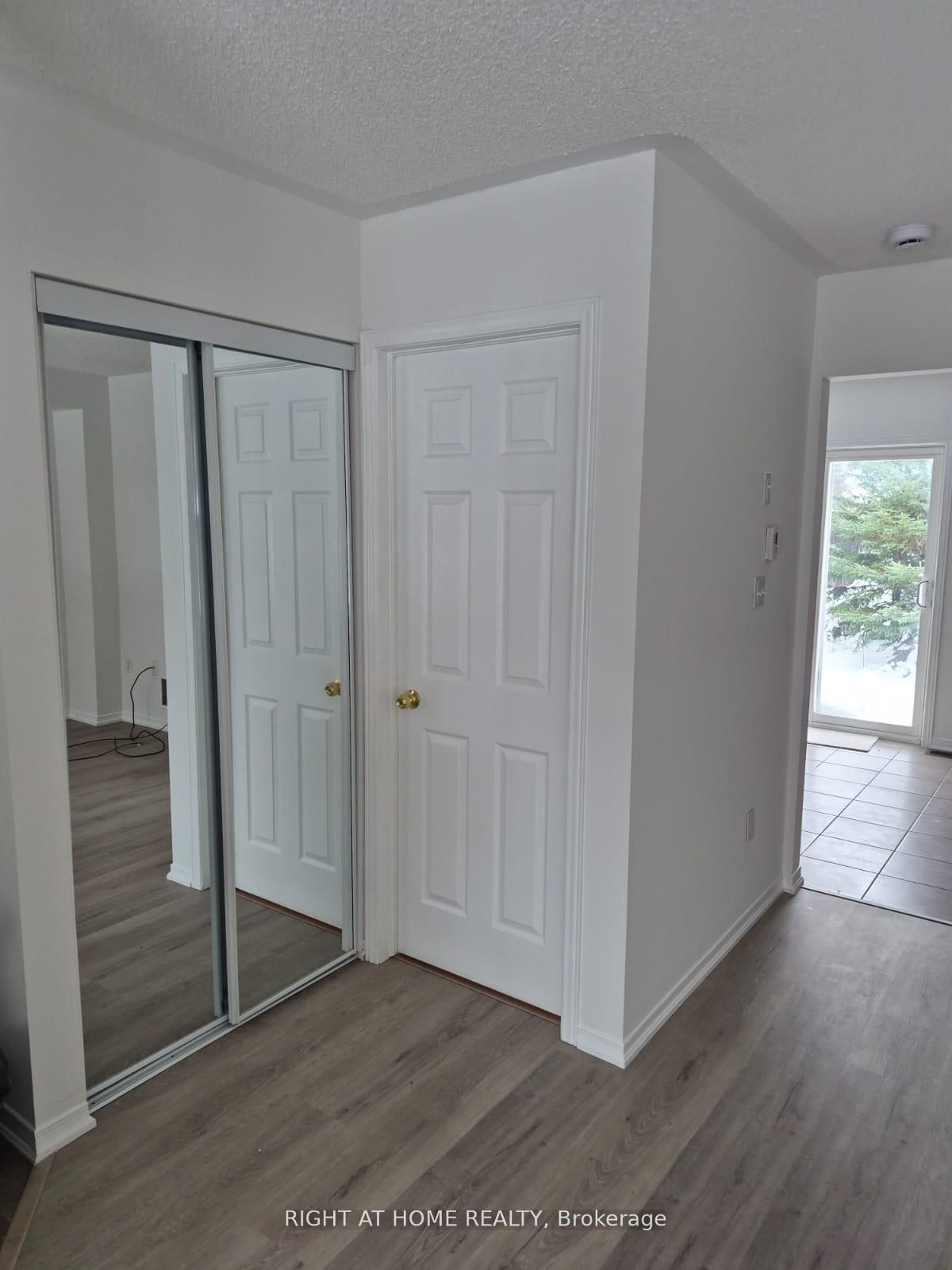 3 PEARTREE Court, Barrie, ON L4N 6N7 photo 3
