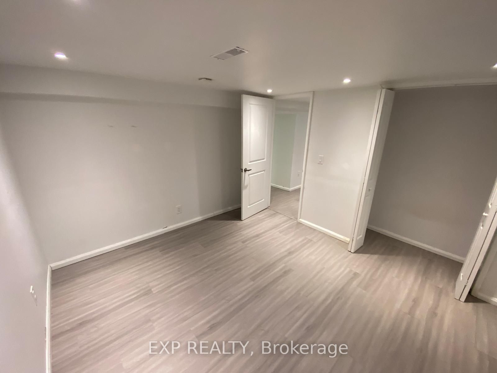 34 South Street Basement Apartment, Orillia, ON L3V 3S9 photo 5