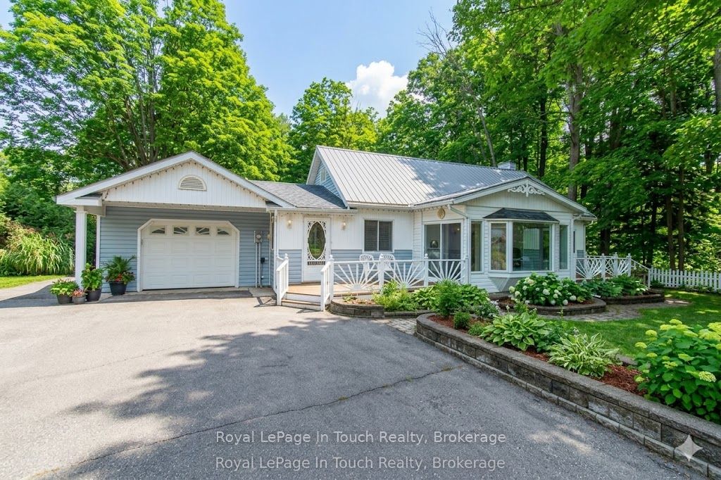 748 Overhead bridge Road, Penetanguishene, ON L9M 0V6