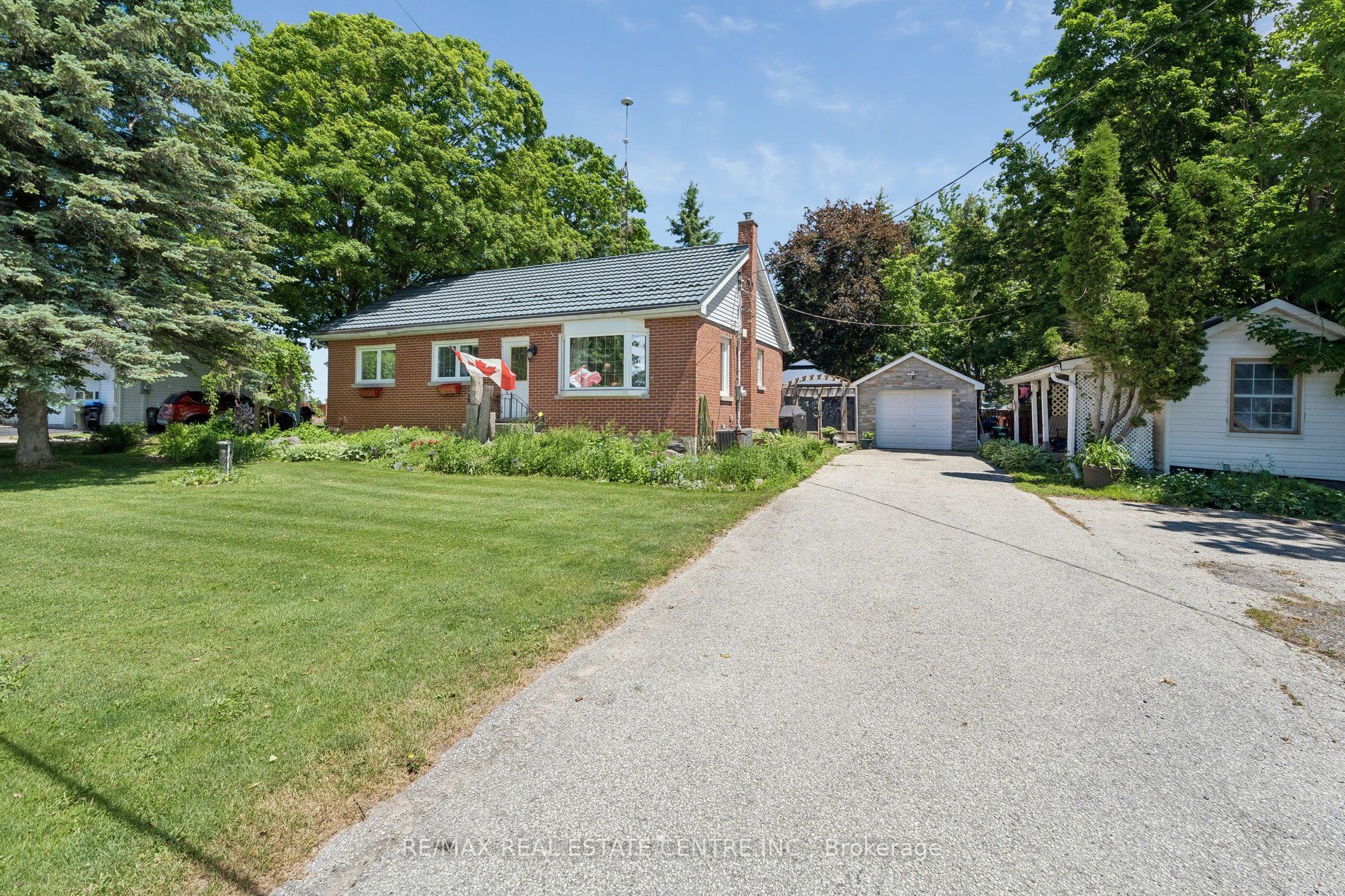 871 Penetanguishene Road, Oro-Medonte, ON L4M 4Y8 photo 2