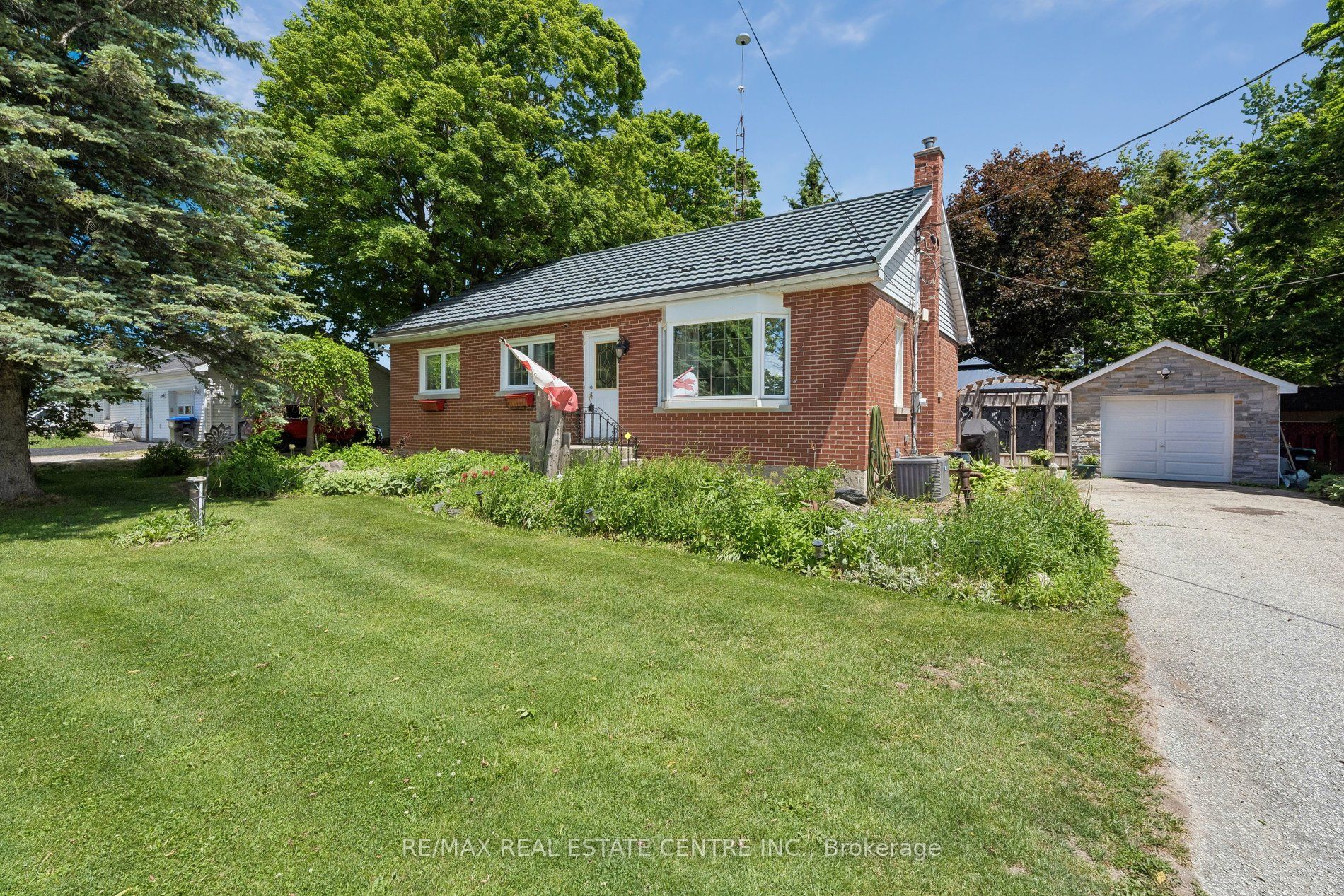 871 Penetanguishene Road, Oro-Medonte, ON L4M 4Y8 photo 3