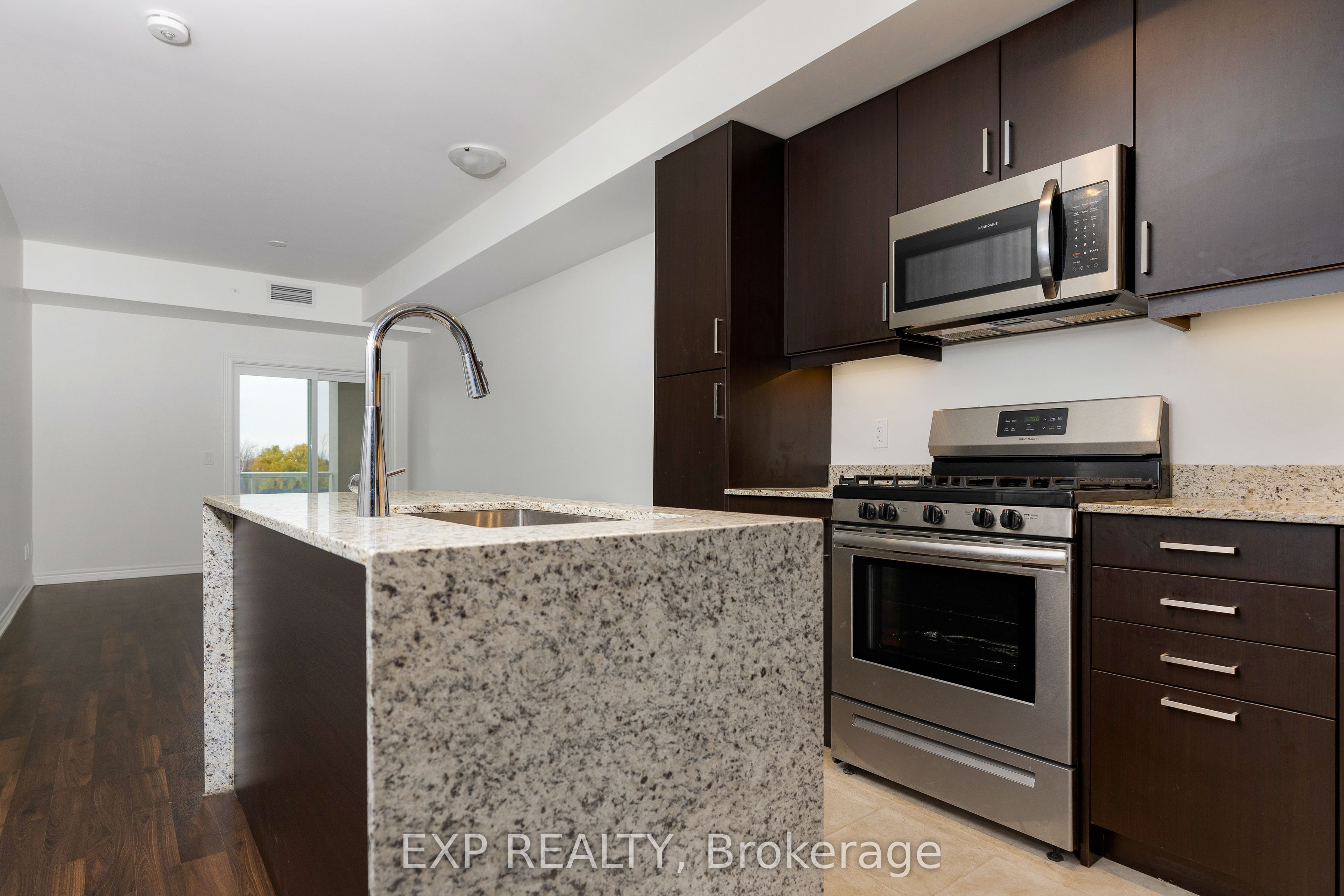 17 Spooner Crescent 308, Collingwood, ON L9Y 1T3 photo 3