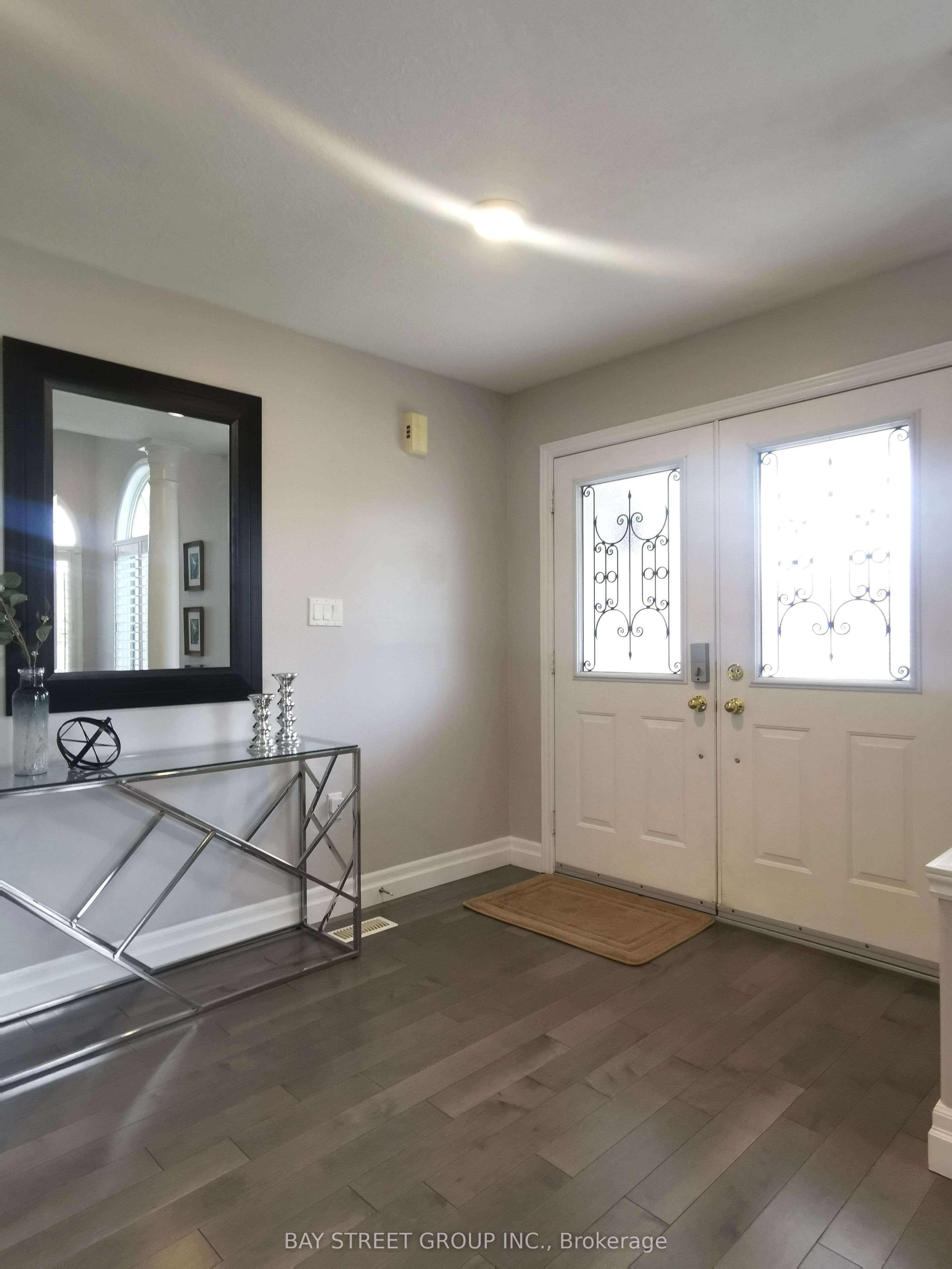 19 Falcon Crescent, Barrie, ON L4N 0Y9 photo 4