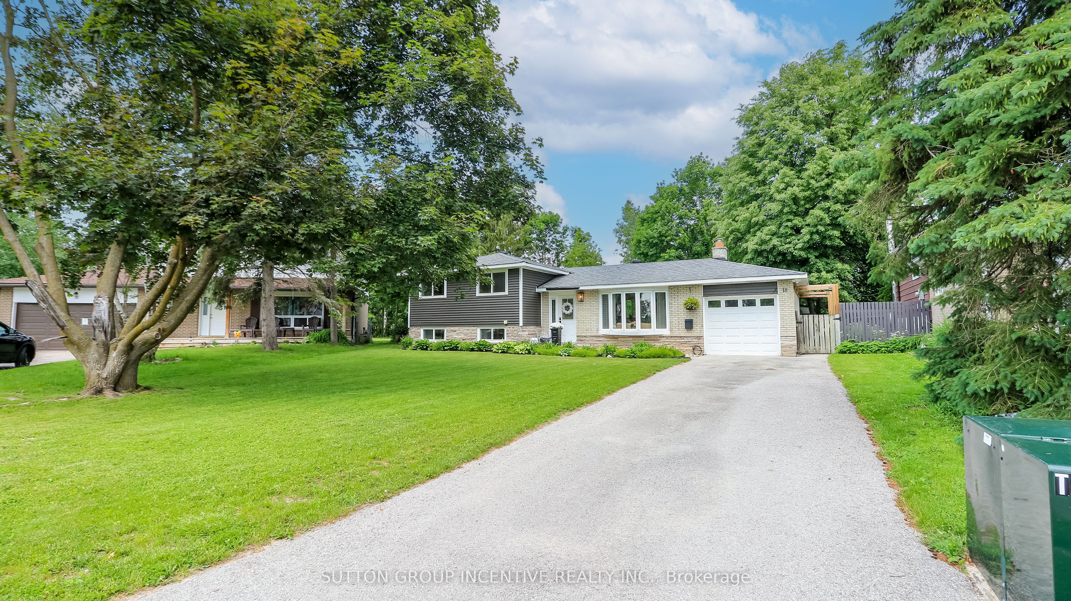 18 Jill's Court, Barrie, ON L4M 4L7