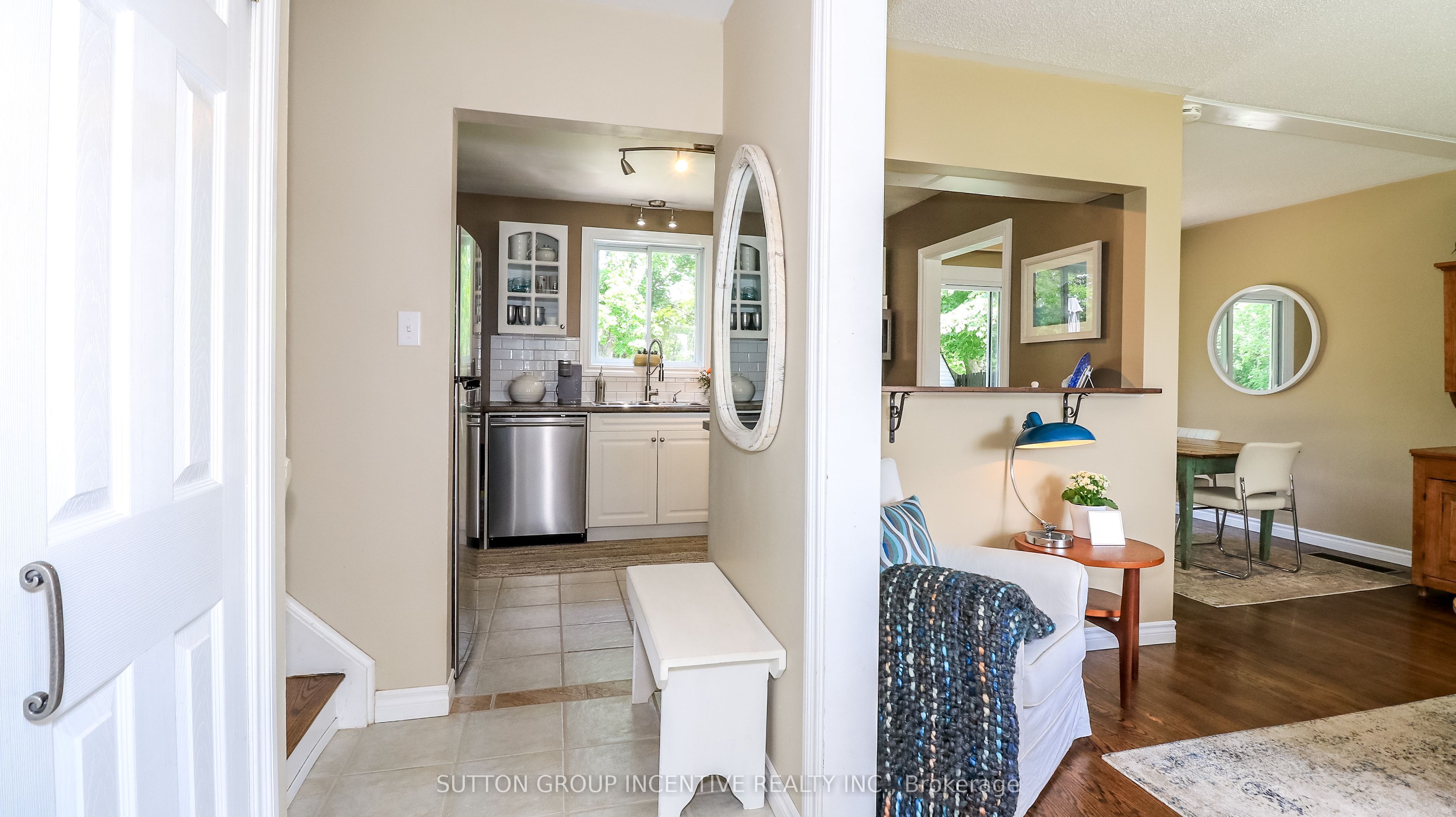 18 Jill's Court, Barrie, ON L4M 4L7 photo 4