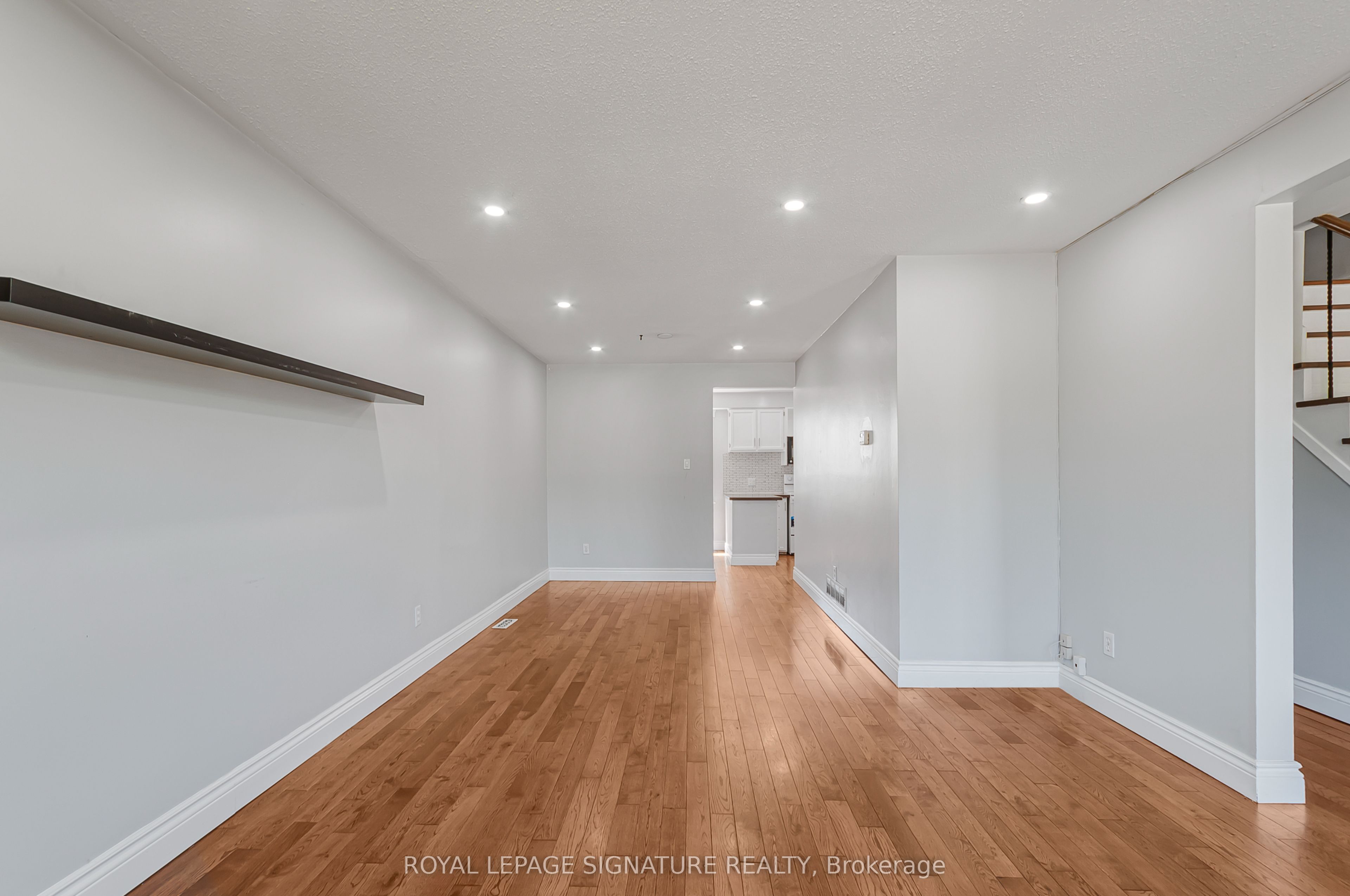 27 DAPHNE Crescent, Barrie, ON L4M 2Y7 photo 5